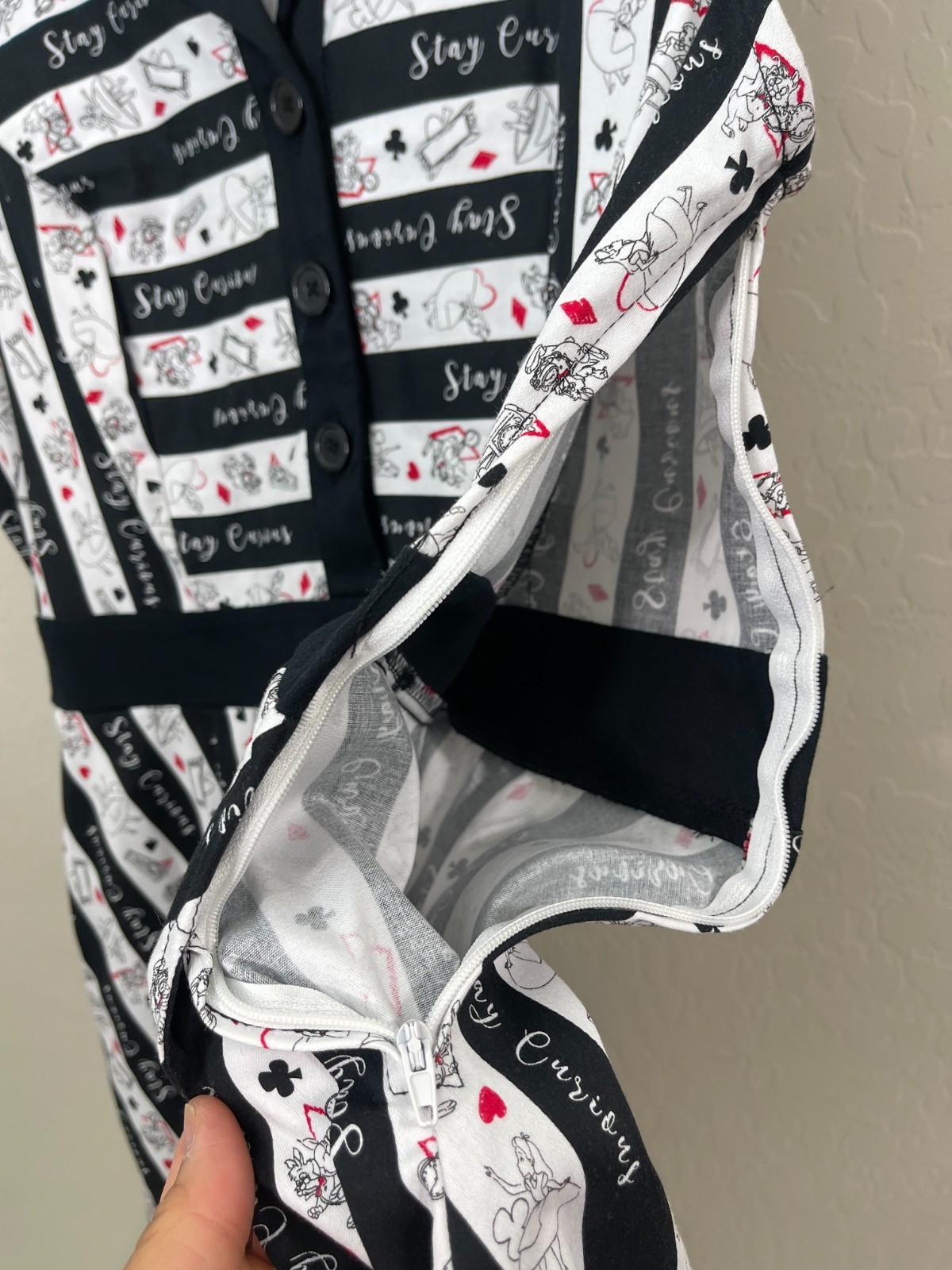 Hot Topic Disney Alice In Wonderland Stay Curious Collared Flare Shirt Dress L