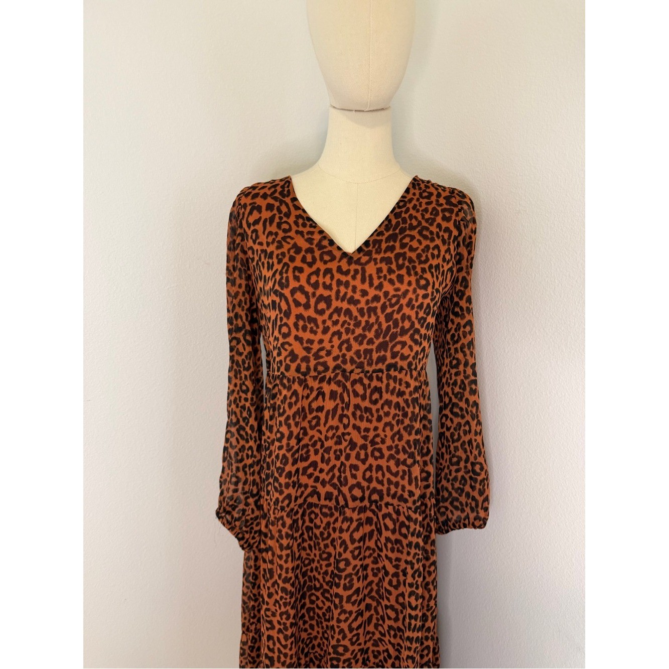 Loft by Ann Taylor Leopard Print V-Neck Long Sleeve Midi Dress – Brown Size 6