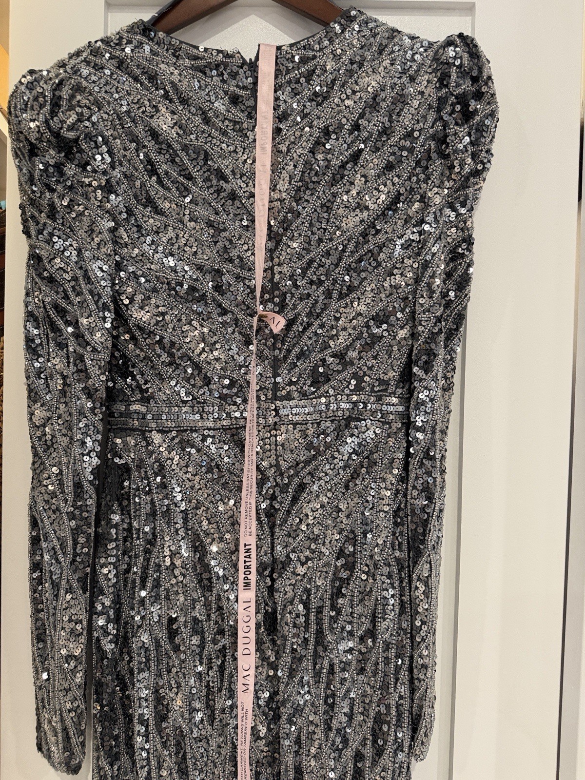 Mac Duggal Womens Size 4 Charcoal Sequin V-Neck Long Sleeve Midi Sheath