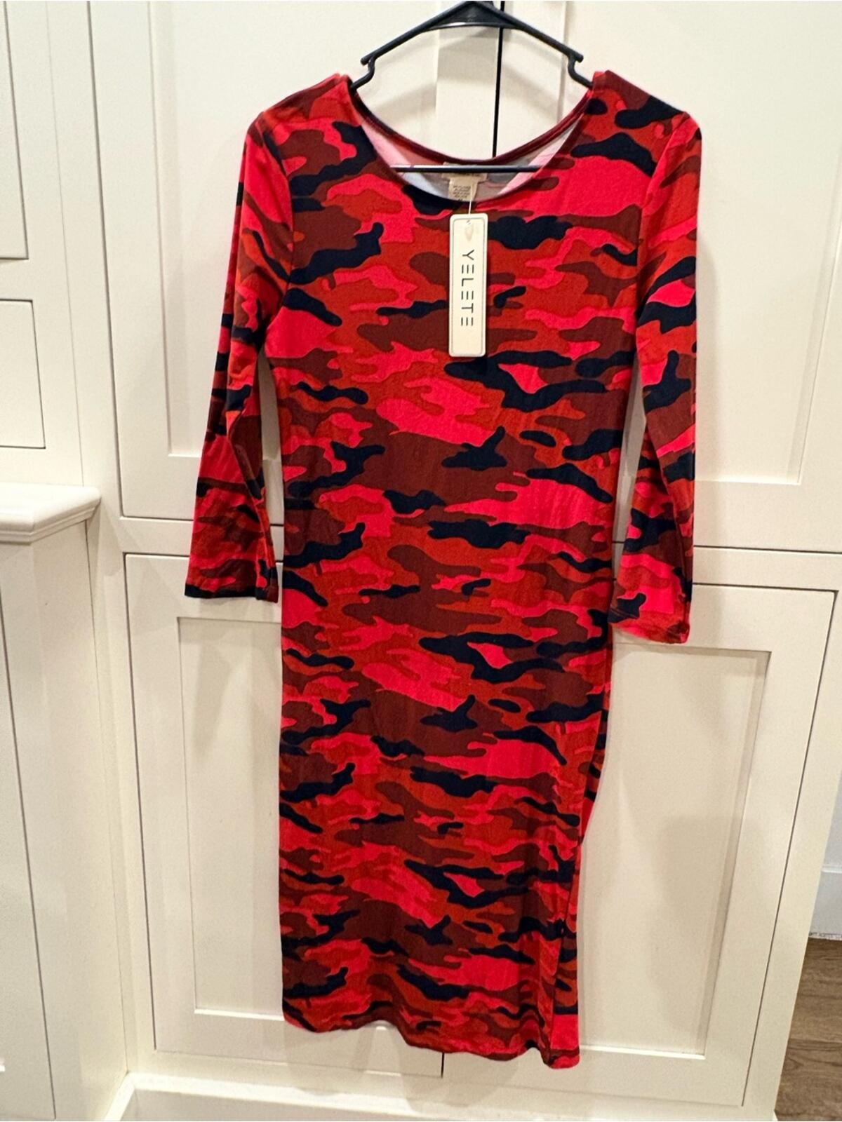 Yelete Red and Black Camo Long Sleeve Midi Dress