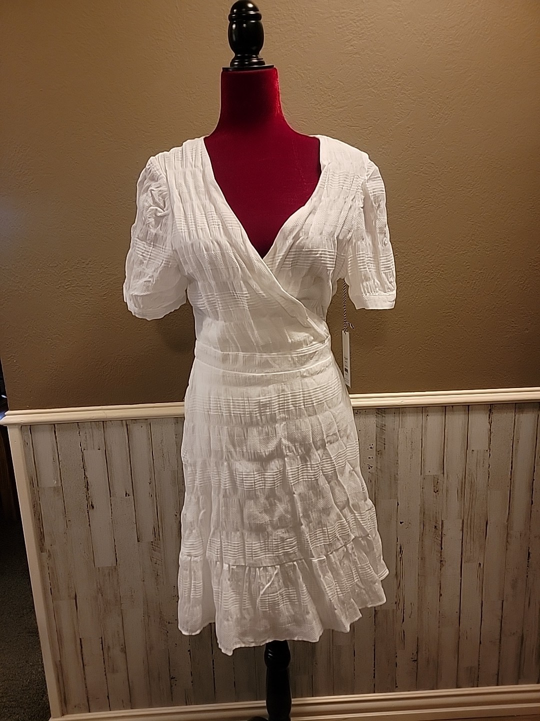 DRAPER JAMES WHITE CROSSOVER PUFF SLEEVE LINED RUFFLE WRAP DRESS SIZE L NWT $78