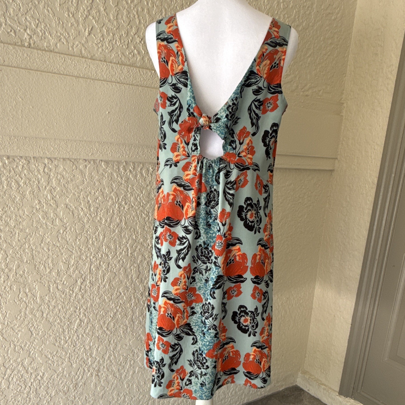 CAbi Blue Orange Floral Chiffon V-Neck Sleeveless Shift Knee Dress M 5400
