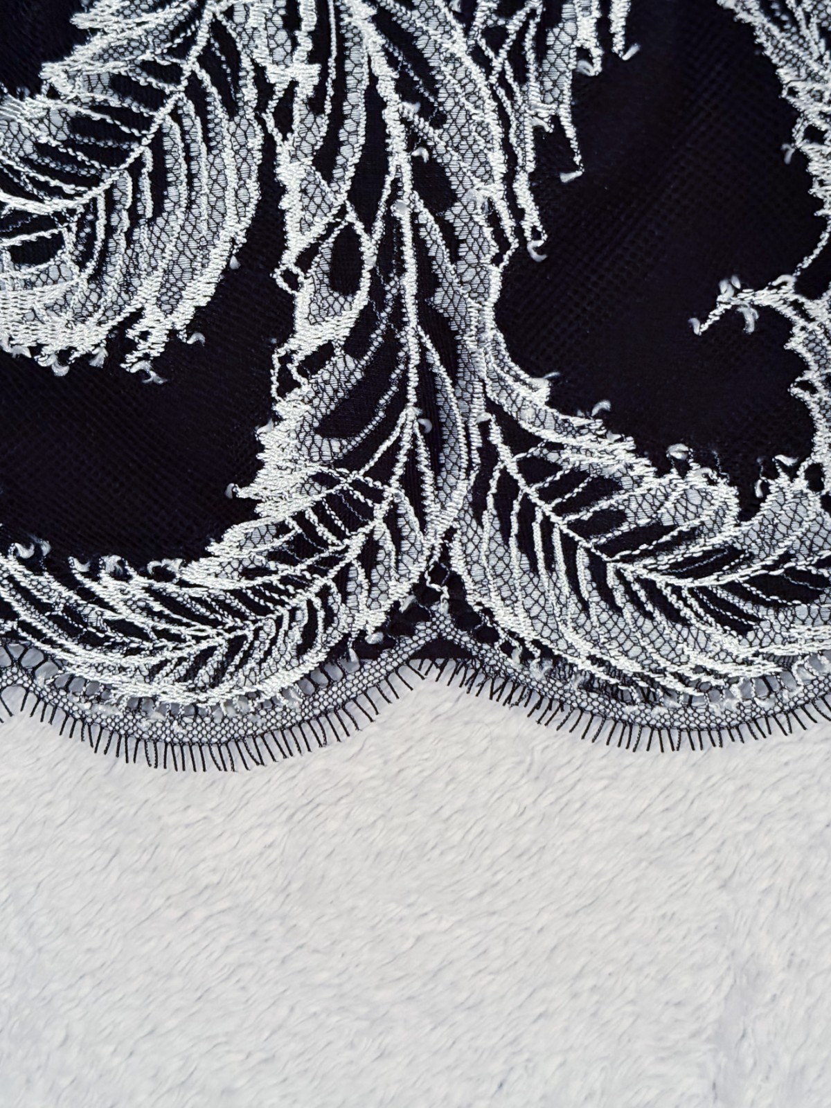 BCBG MaxAzria Dress – Black & White Lace Fit
