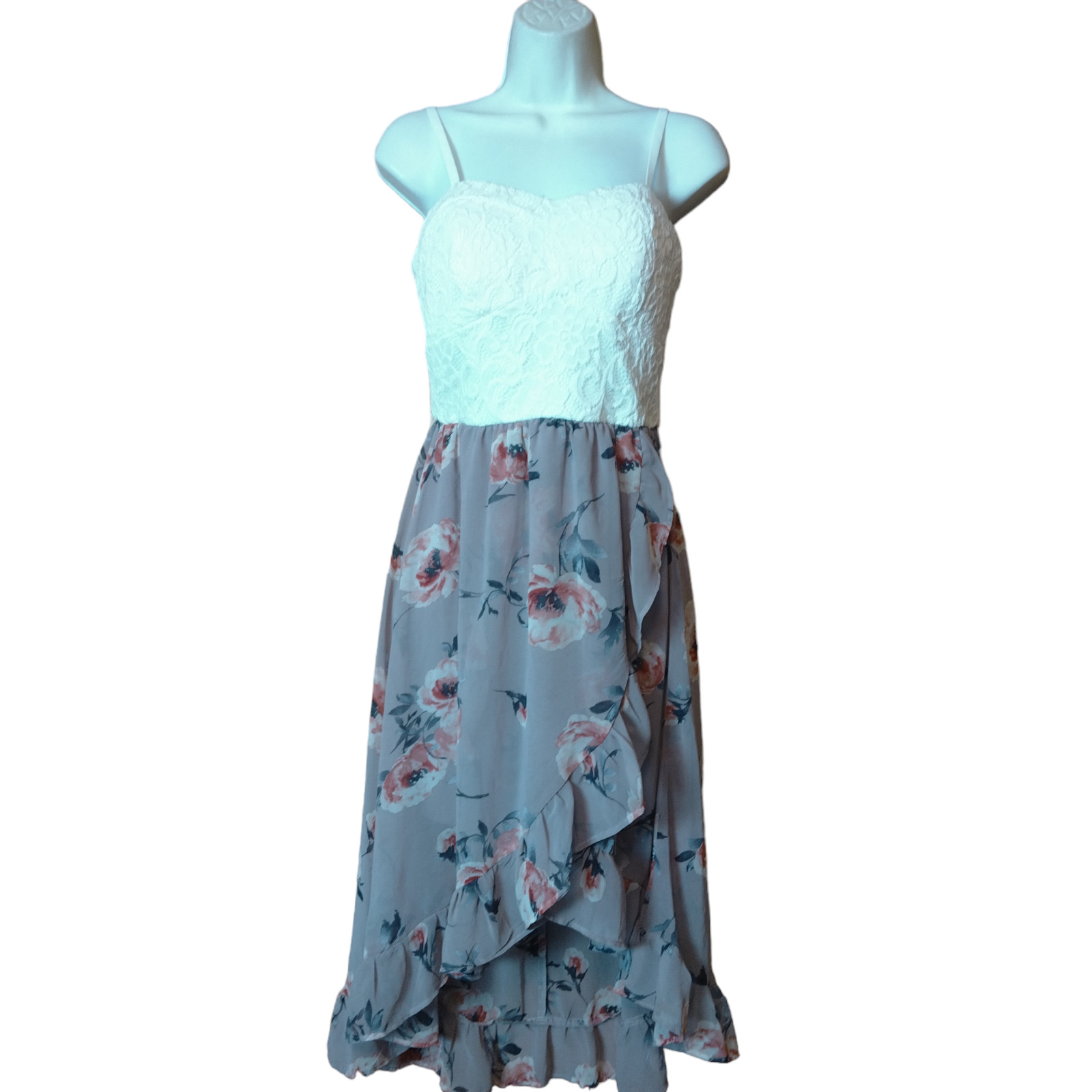 AS U Wish Women’s Juniors Medium Floral Lace Ruffle Sleeveless Dress