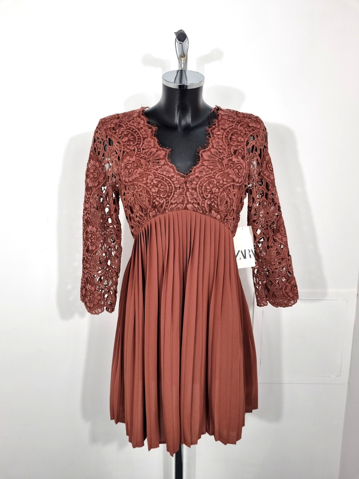 ZARA Red Brown Lace Pleated V-Neck Mini Dress Size M BNWT