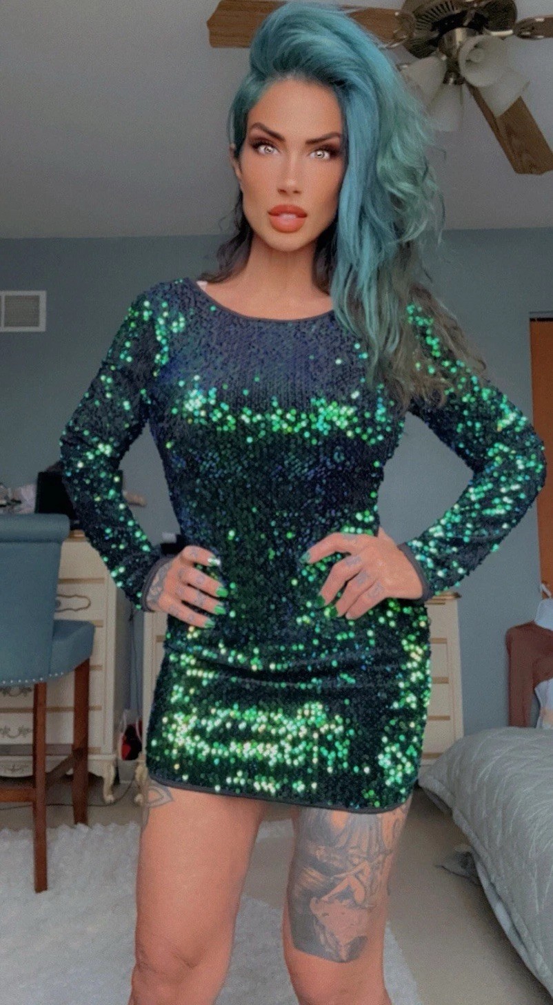 Privy Privately Privileged Sequins Holiday Prom Party Formal Mini Emerald Dress