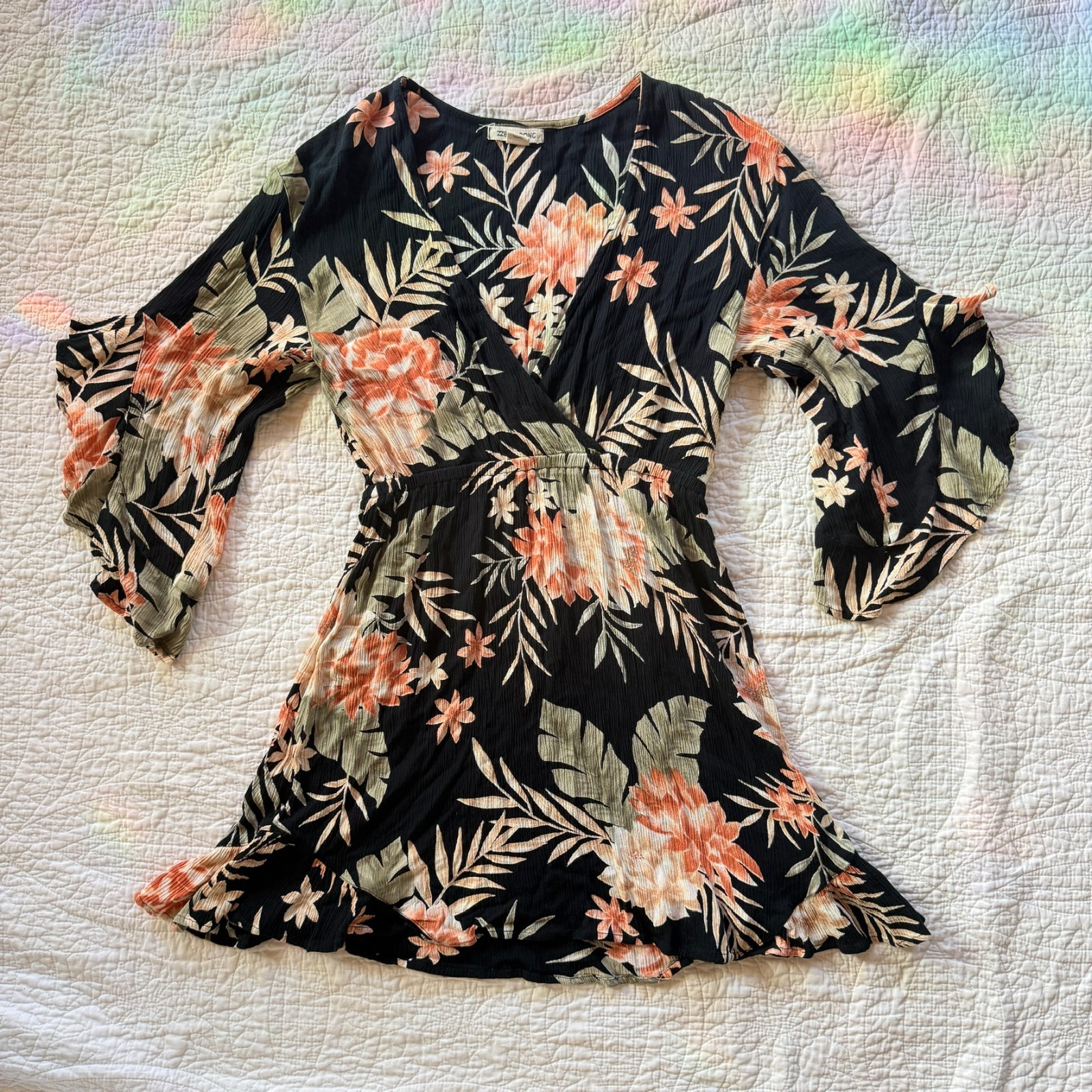 Billabong Size M Black Tropical Floral Print Mini Dress Bell Sleeves Whimsigoth
