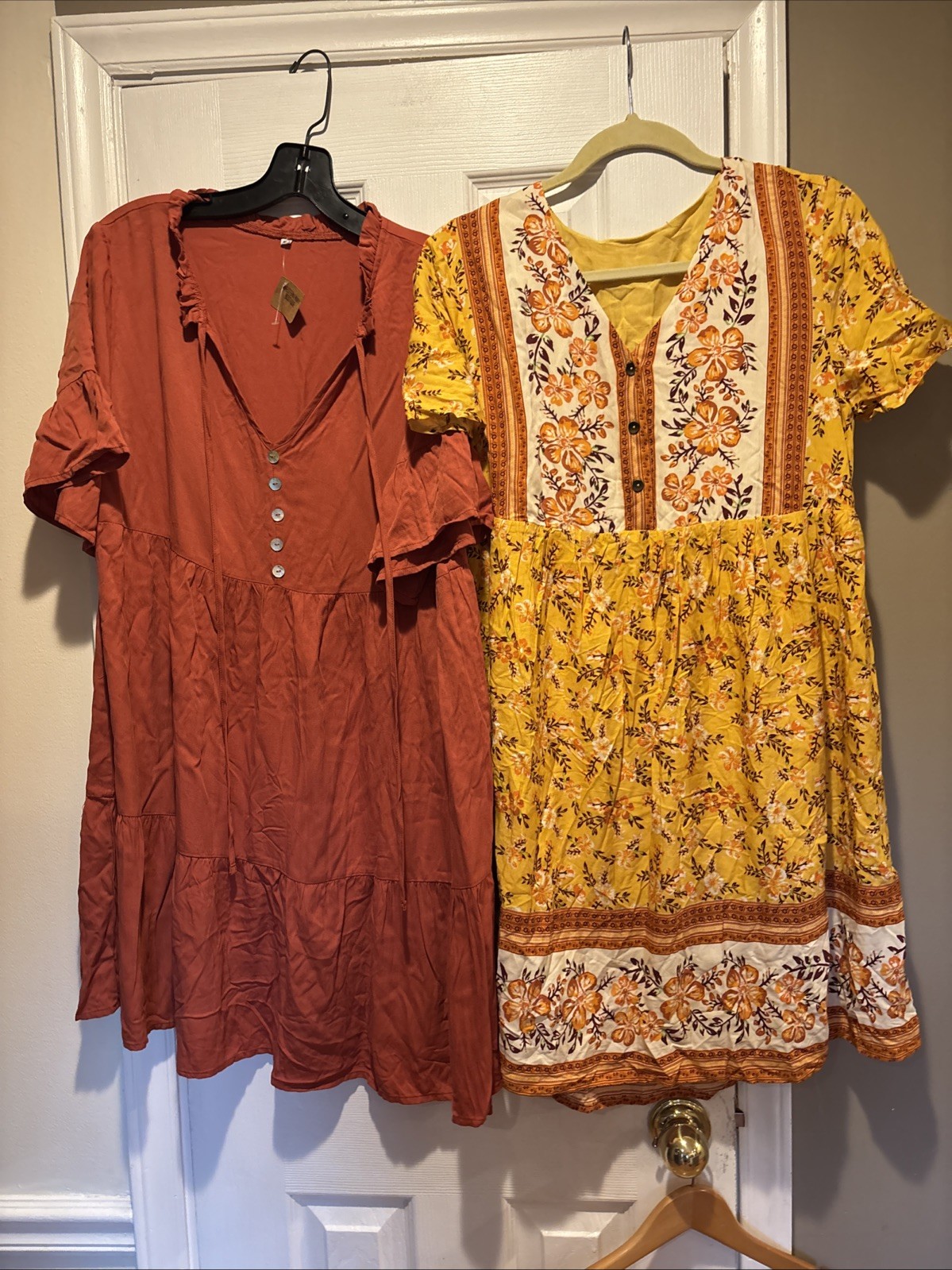 Set of 2 Women’s Boutique Boho Ruffle Floral Print Dress Size Medium EUC