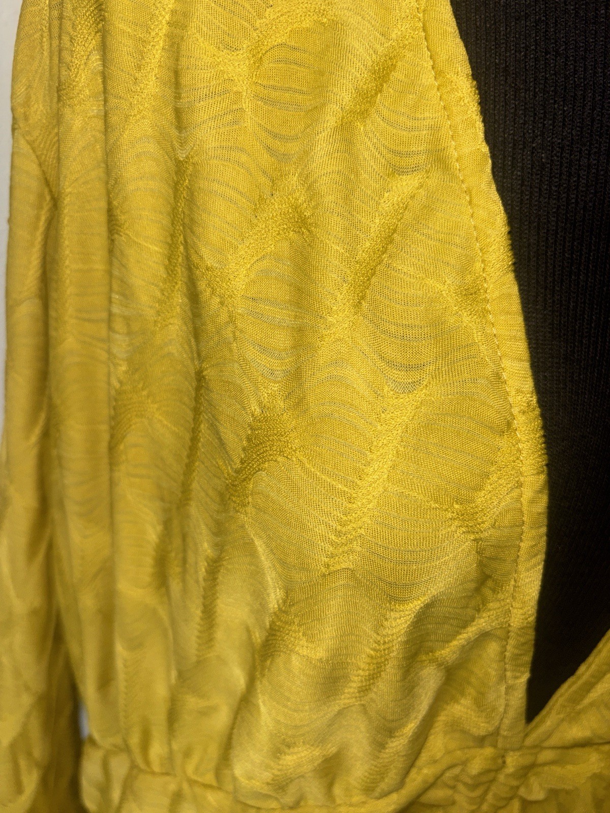 Pretty Little Thing Textured Plunge Front Ruched Bodycon Dress size 24 NWT