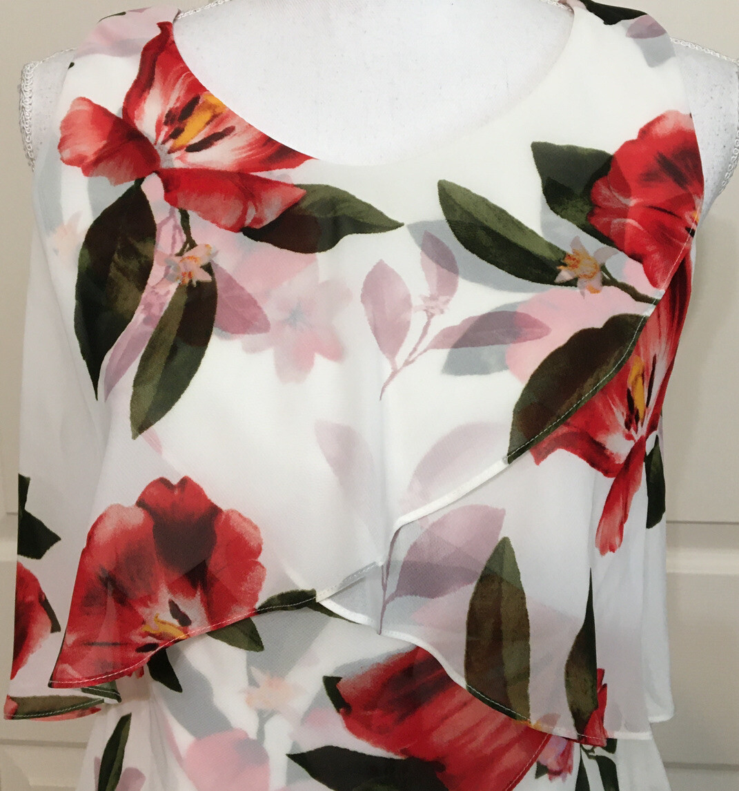 NWT Ignite Evenings size 6 ivory red green short sleeve ruffle tiered dress