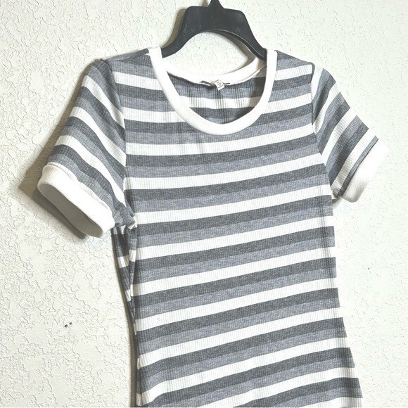 Charlotte Russe Medium Junior Gray/White Short Sleeve Striped Dress