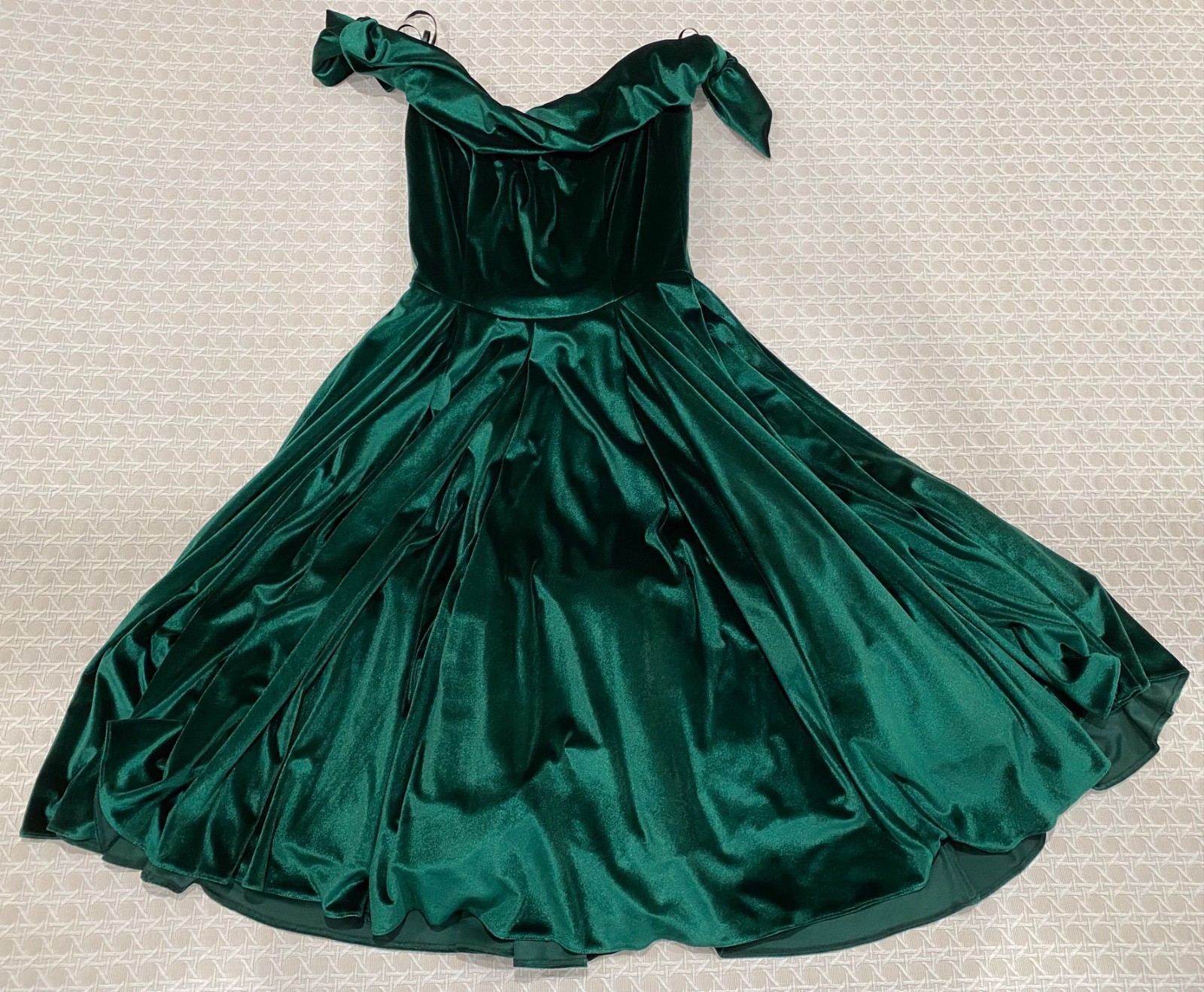 NWOT The Pretty Dress Company TILLY VELVET Swing Dress, UK8/US4, Forest Green