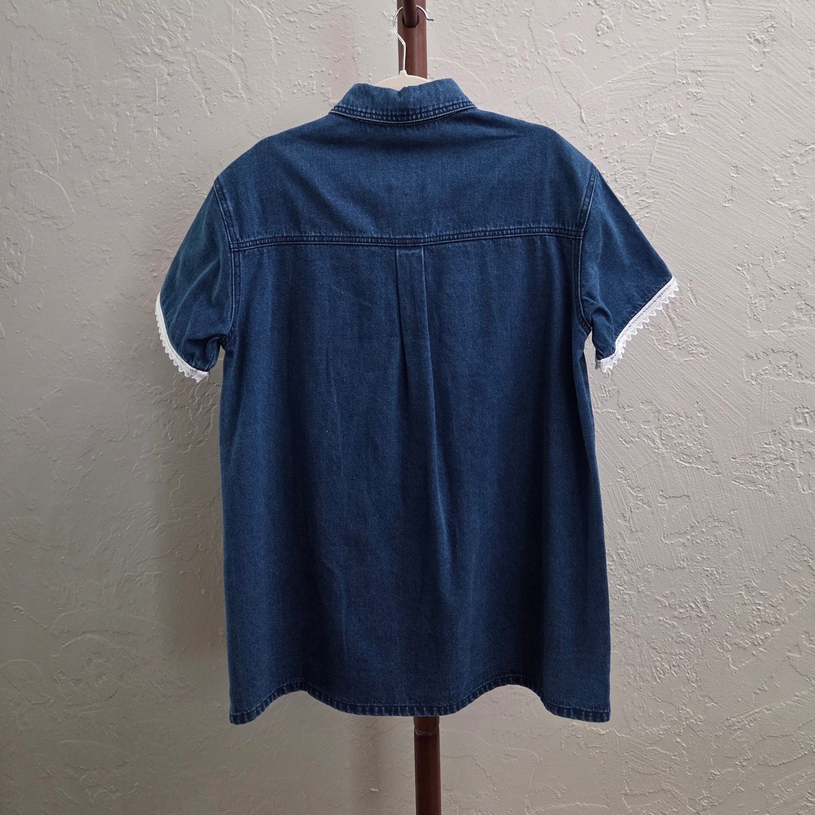 D102. Women’s Lace Trim Denim Button Down Dress