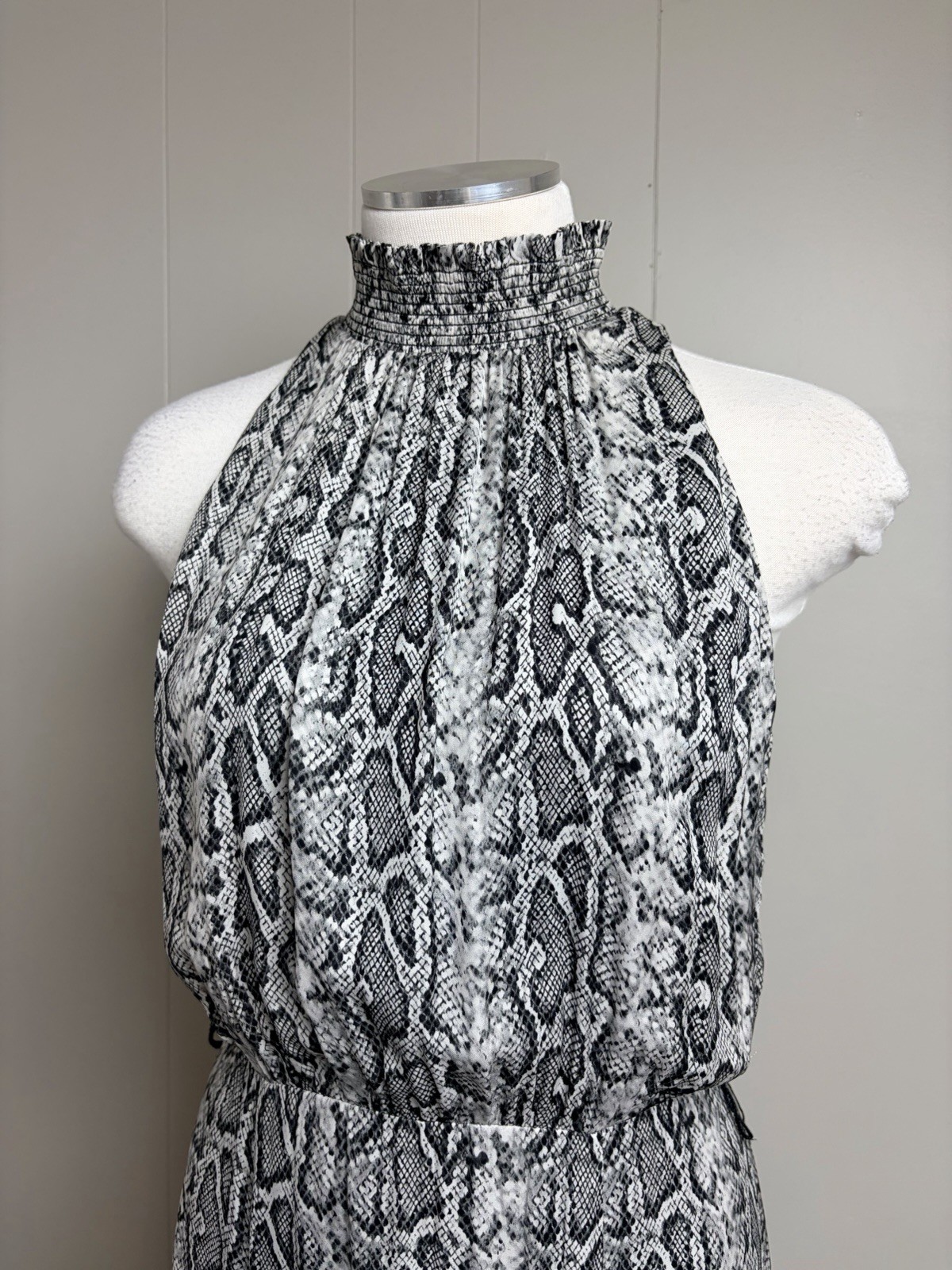 Alice + Olivia Snake Print Halter Maxi Dress Mock Neck Size 4
