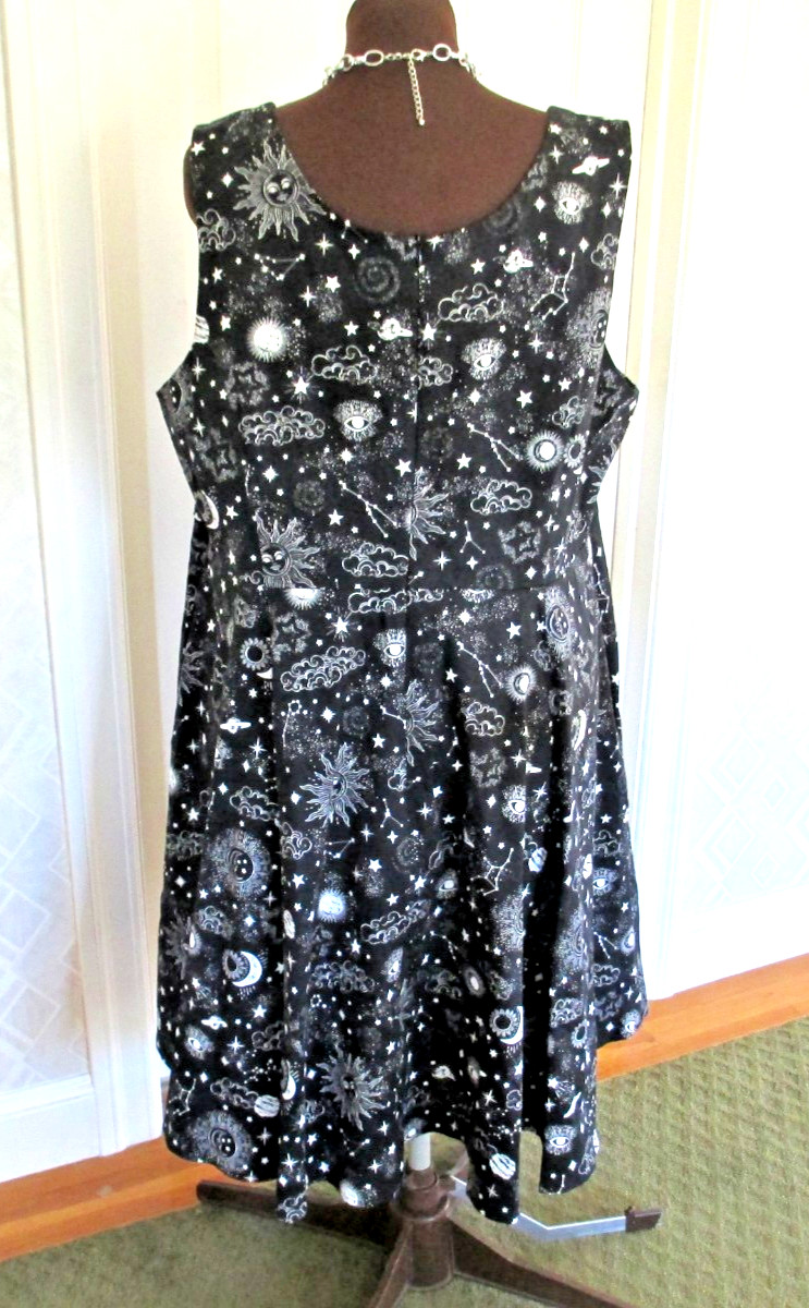 NWOT Eva Rose Celestial Astrology print Dress Plus Size 2X Sun Moon Stars