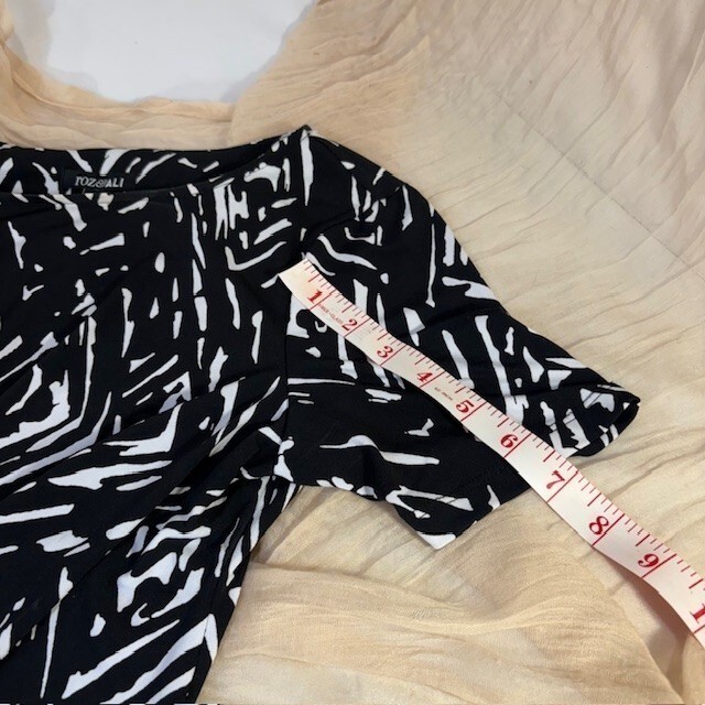 Roz & ALI Black White Geometric Print Short Sleeve Maxi Dress Size S