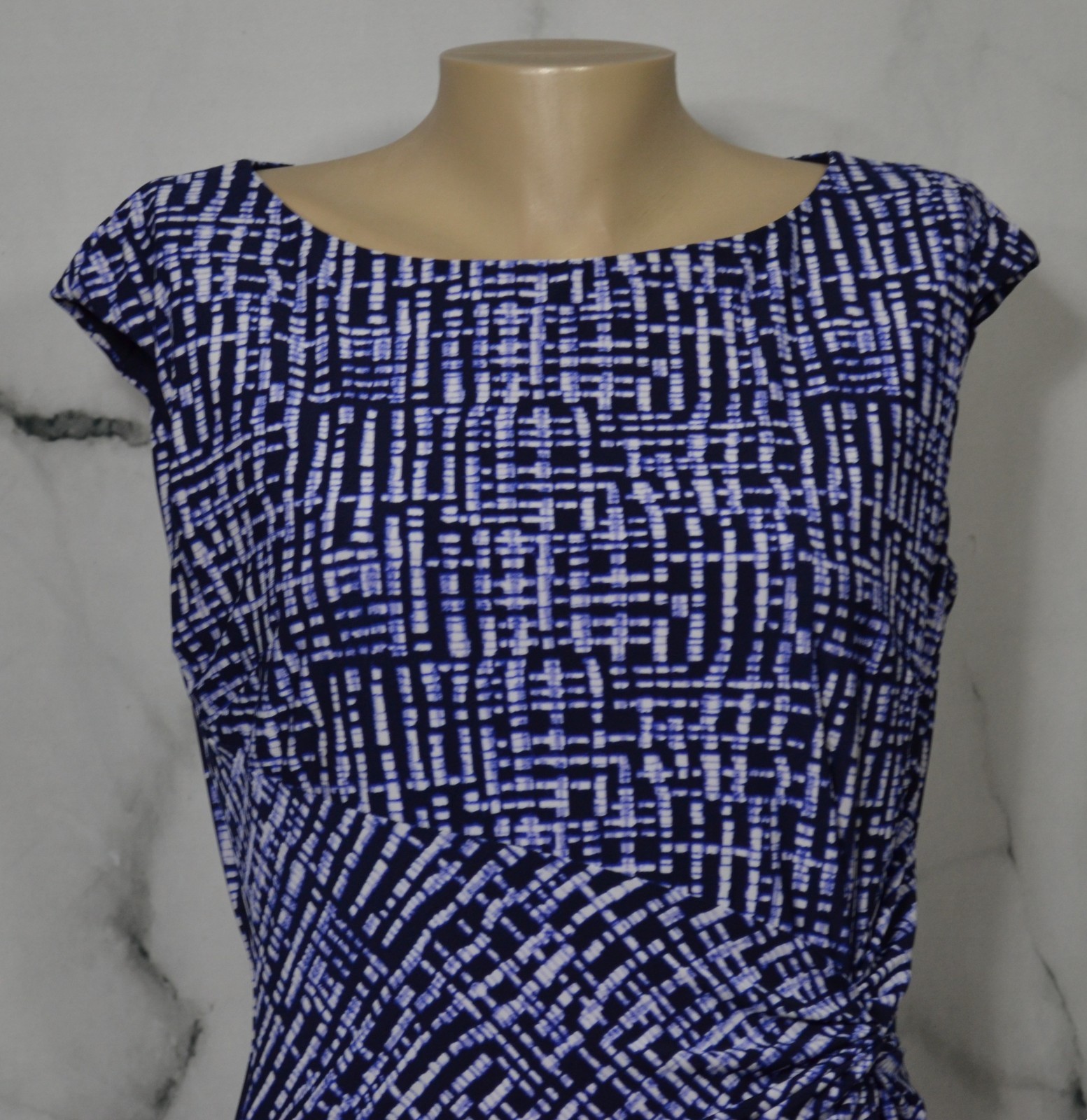 CHAPS Black Blue White Patterned Dress Large Slight Cap Sleeve Twist Waist