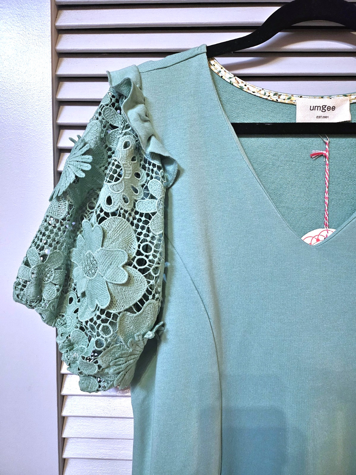 sage green floral crochet puff slev dress L