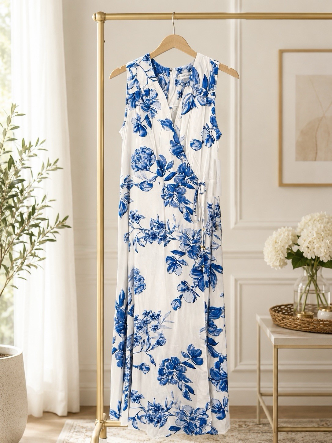 Calvin Klein – Floral Blue and White Wrap Midi Dress Size 8 – New with tags