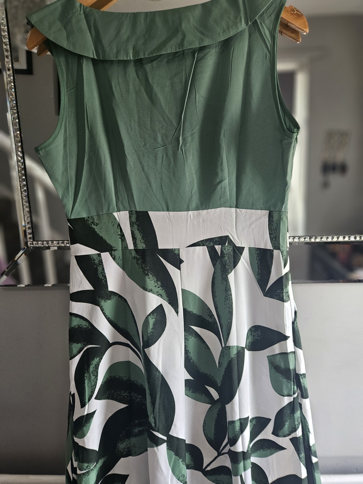 Maxi Dress Gree Leaf Pattern Short Sleeves. Chest 36 Waist 30 Length 52 Inc. Vgc