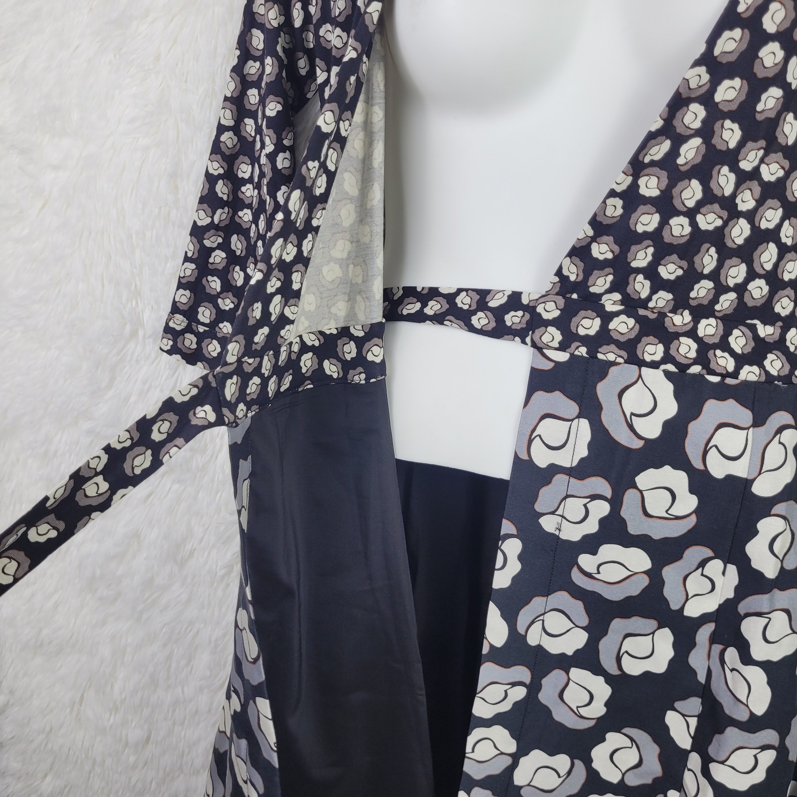 NWT DVF Sz 12 Ballet Rose Floral Silk Blend Knee Length Wrap Dress Classic