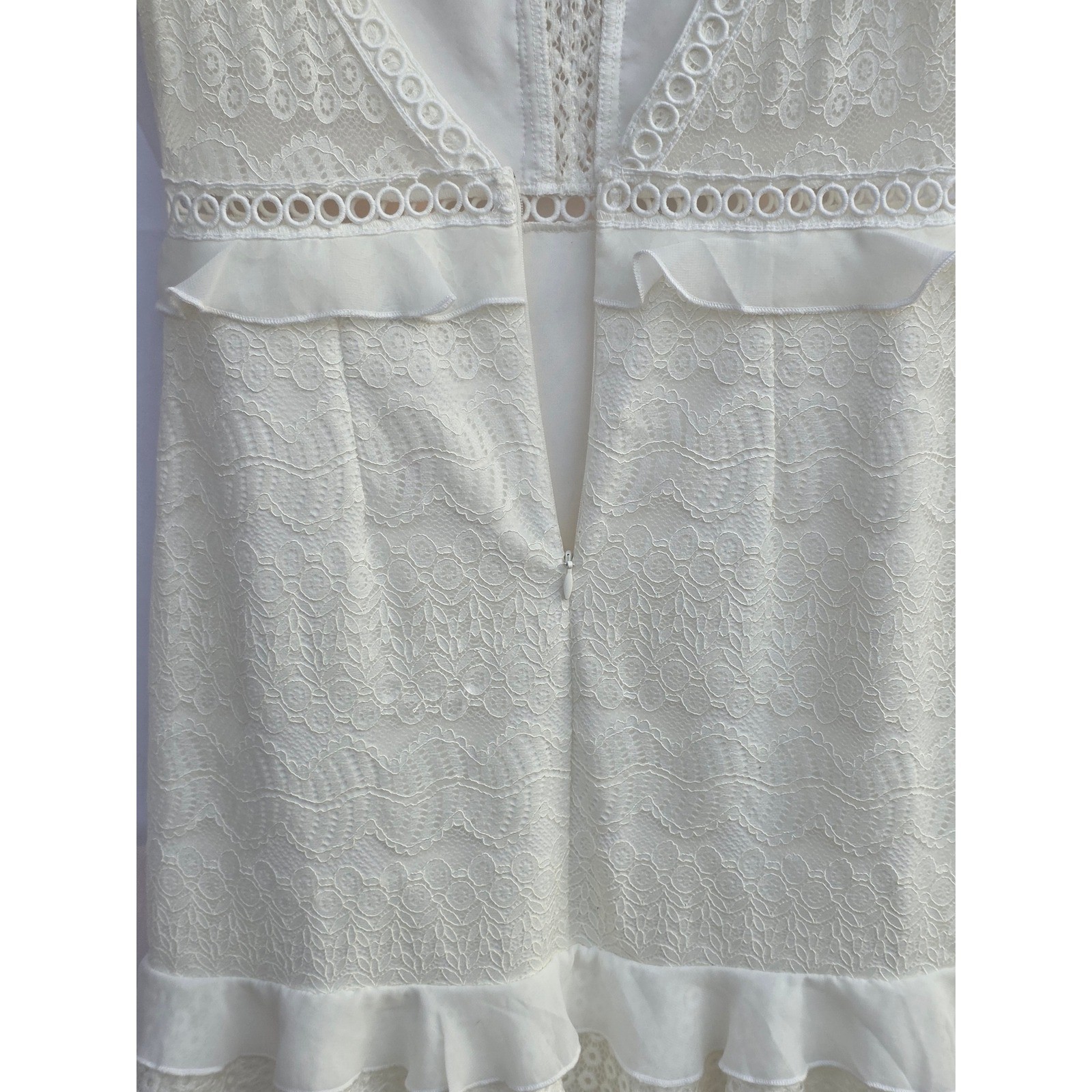 Two Sisters The Label White Lace Mini Dress Ruffle Keyhole Back Bridal Size 4 S