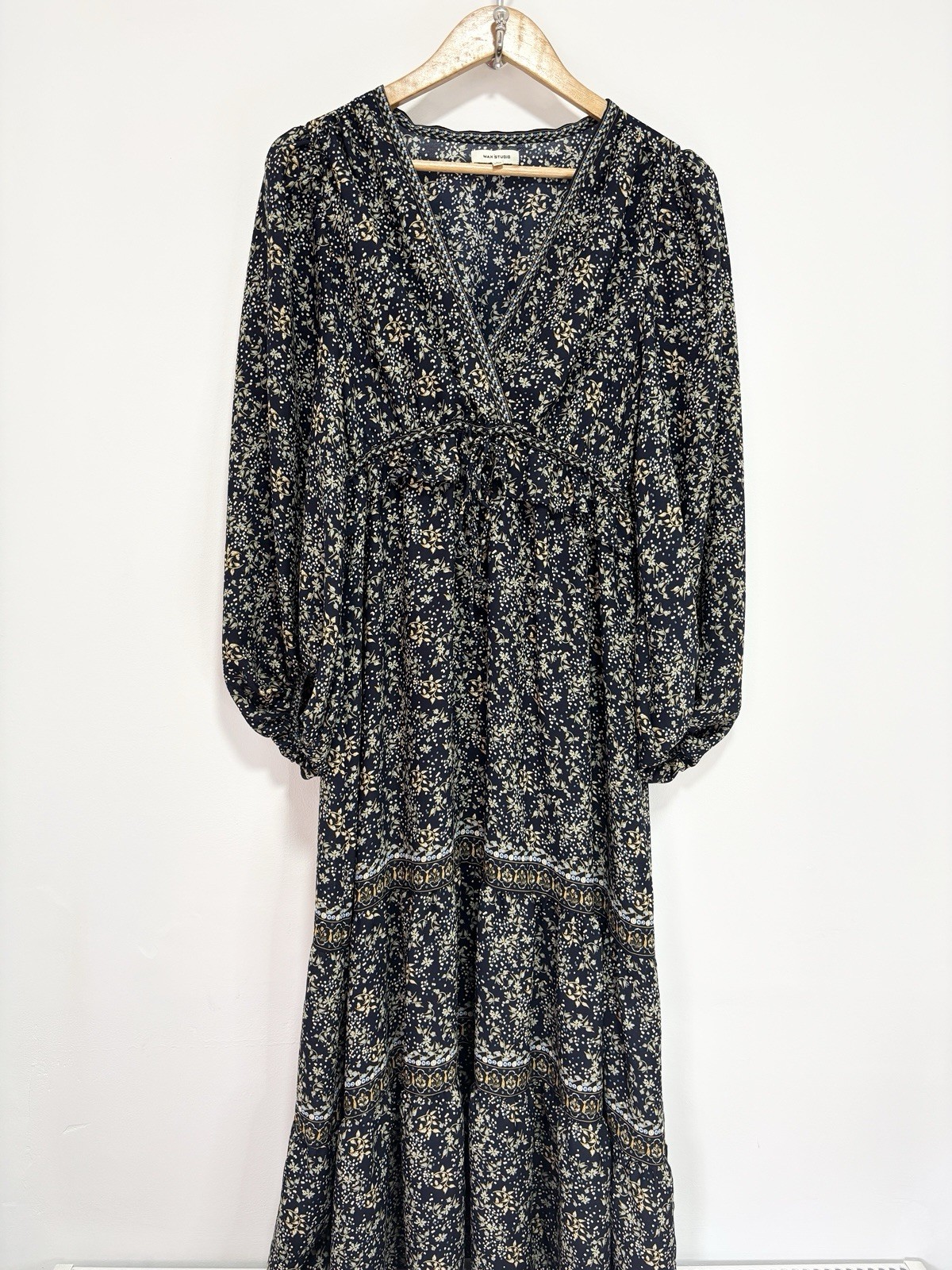 Max Studio Dress Women’s Large Navy Blue Floral V Neck Boho Empire Waist Ruffle