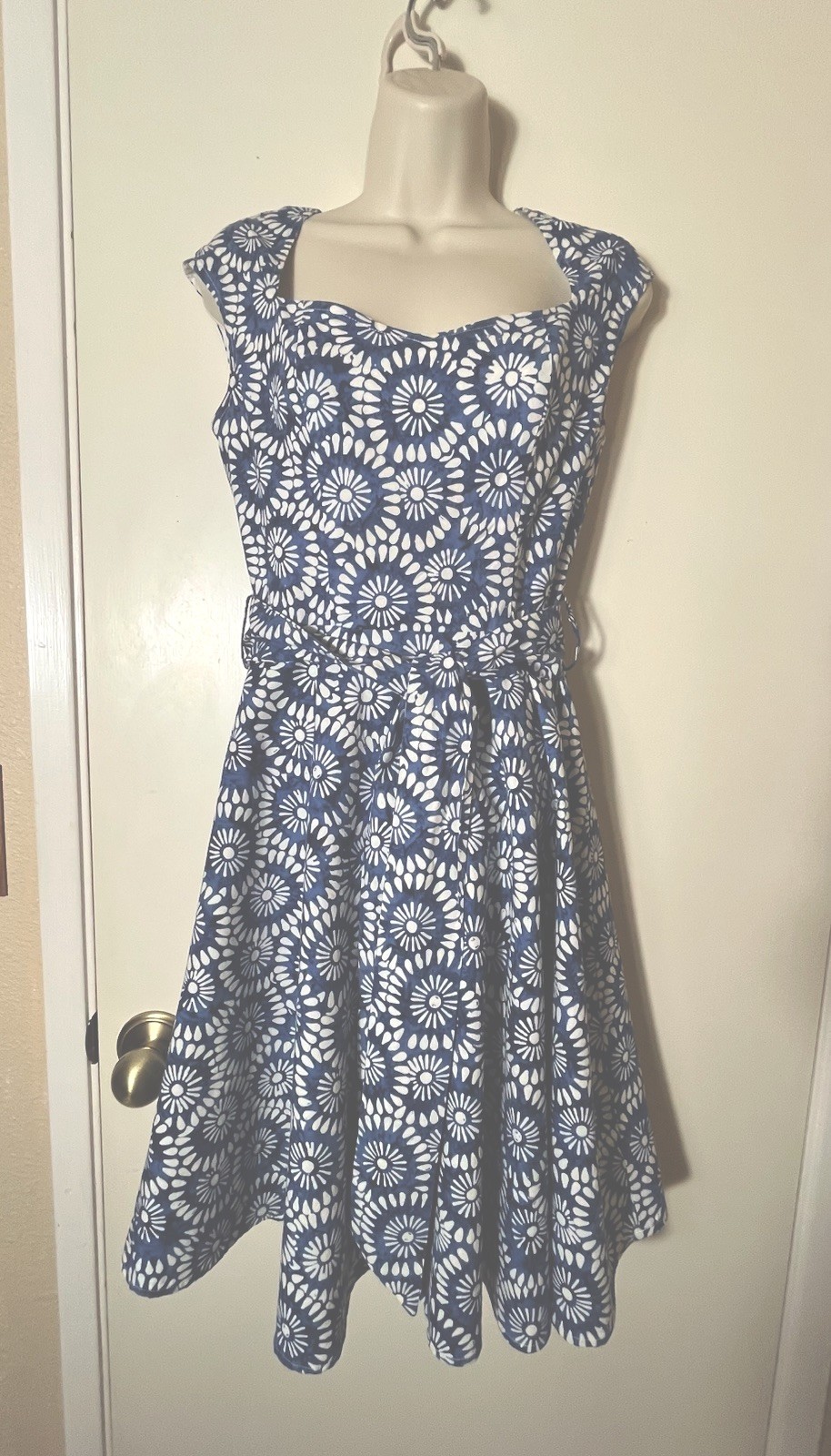 Retrolicious Dress S 100% Cotton U.S Made Sleeveless Belt Sweetheart Neckline