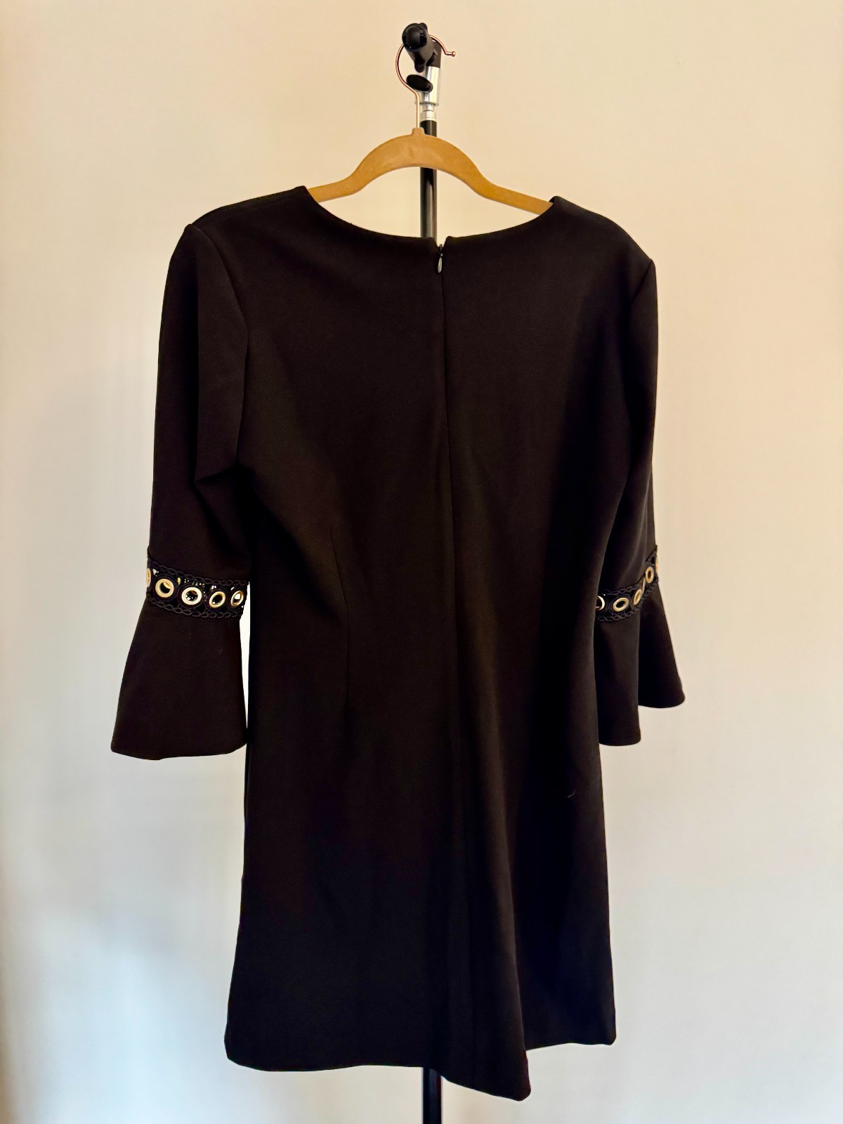 Dennis by Dennis Basso Black Shift Dress – Women’s Size 8 – Gold Grommet Sleeve