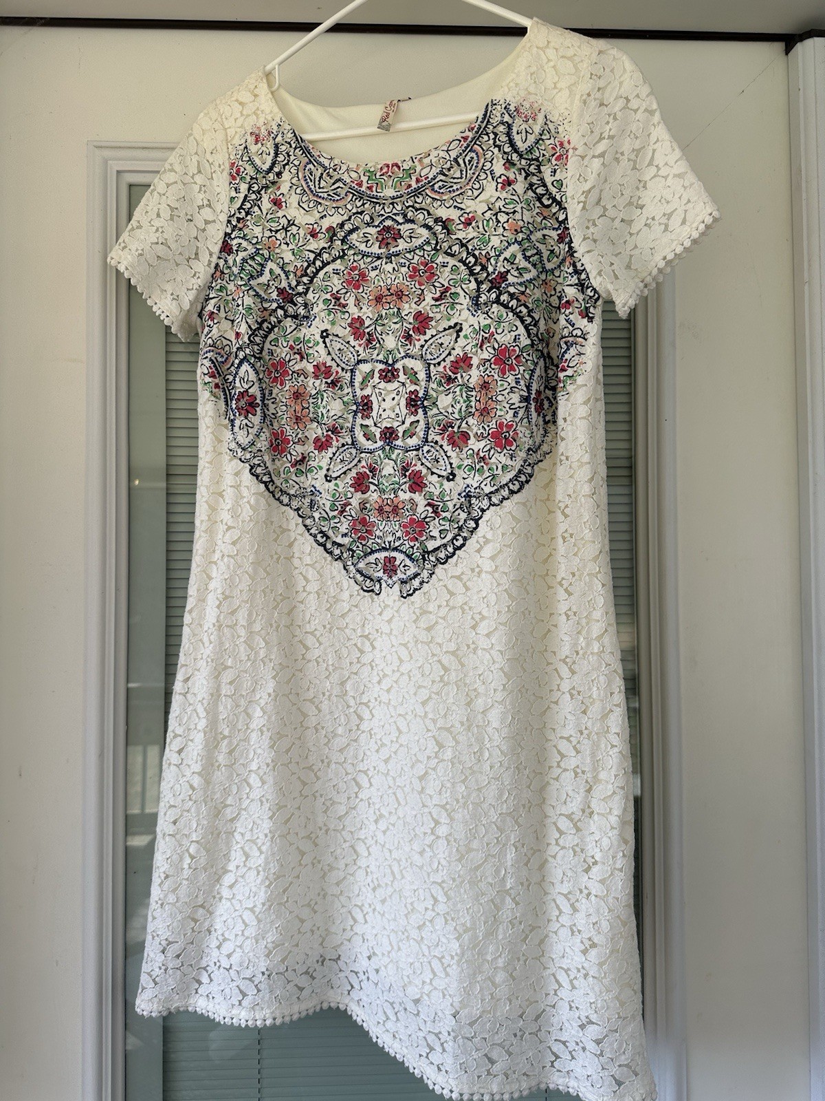 ⭐️Red Camel Lined Floral Print Front, Embroidered Dress Size Medium, 35” Length