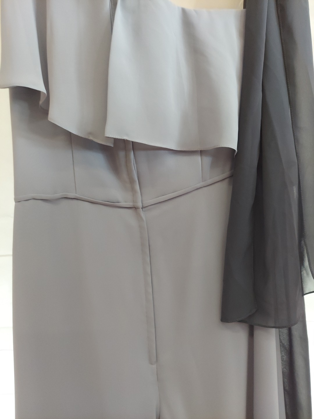 MorileeSize10 Lt. Grey Ruffle Top /zipbk Pantsuit/dress Look.one Shoulder 50%off