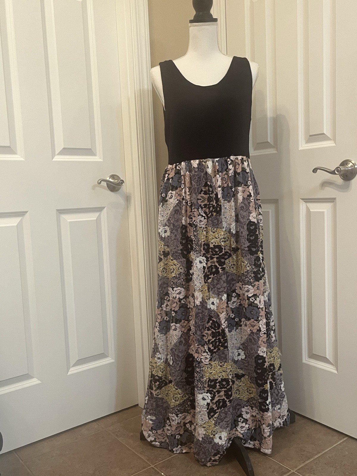 Nicole Miller L Mixed Fabric Crazy Quilt Floral Print Maxi Dress Pockets Black