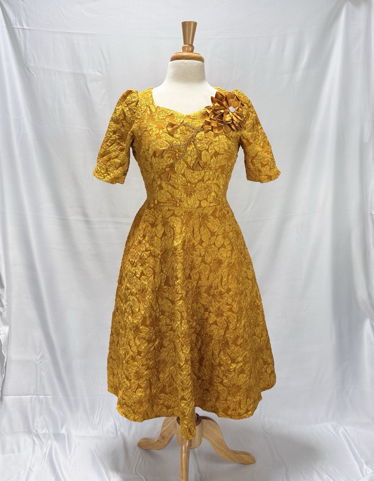 Womens Yellow Jacquard Fit & Flare Dress, Short Sleeves, Flower Appliqué
