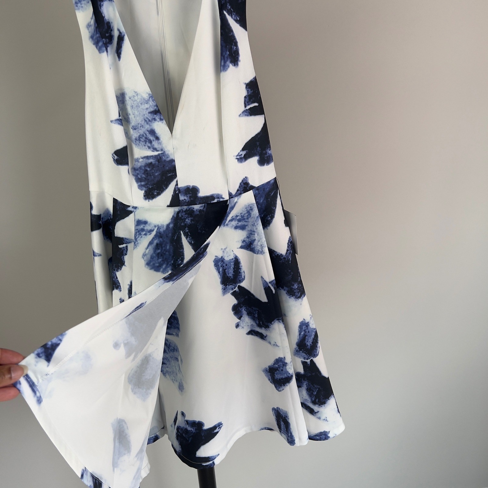 Lulus NWT Seeing Chic Blue White Floral Skater Dress V Neck Cutout Back Size S