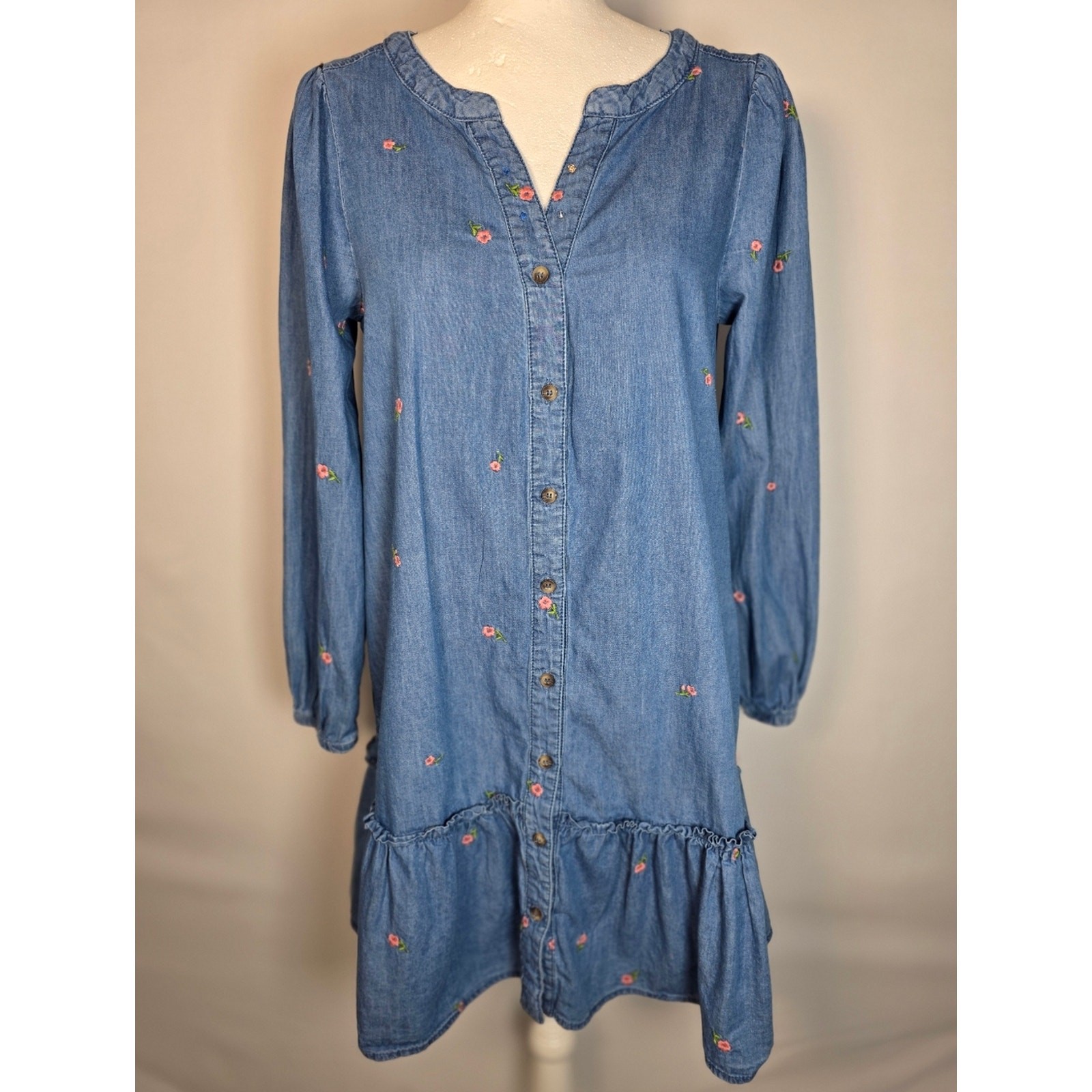 Jane + Delancey Chambray Dress Floral Embroidered Button Front Ruffle Hem M