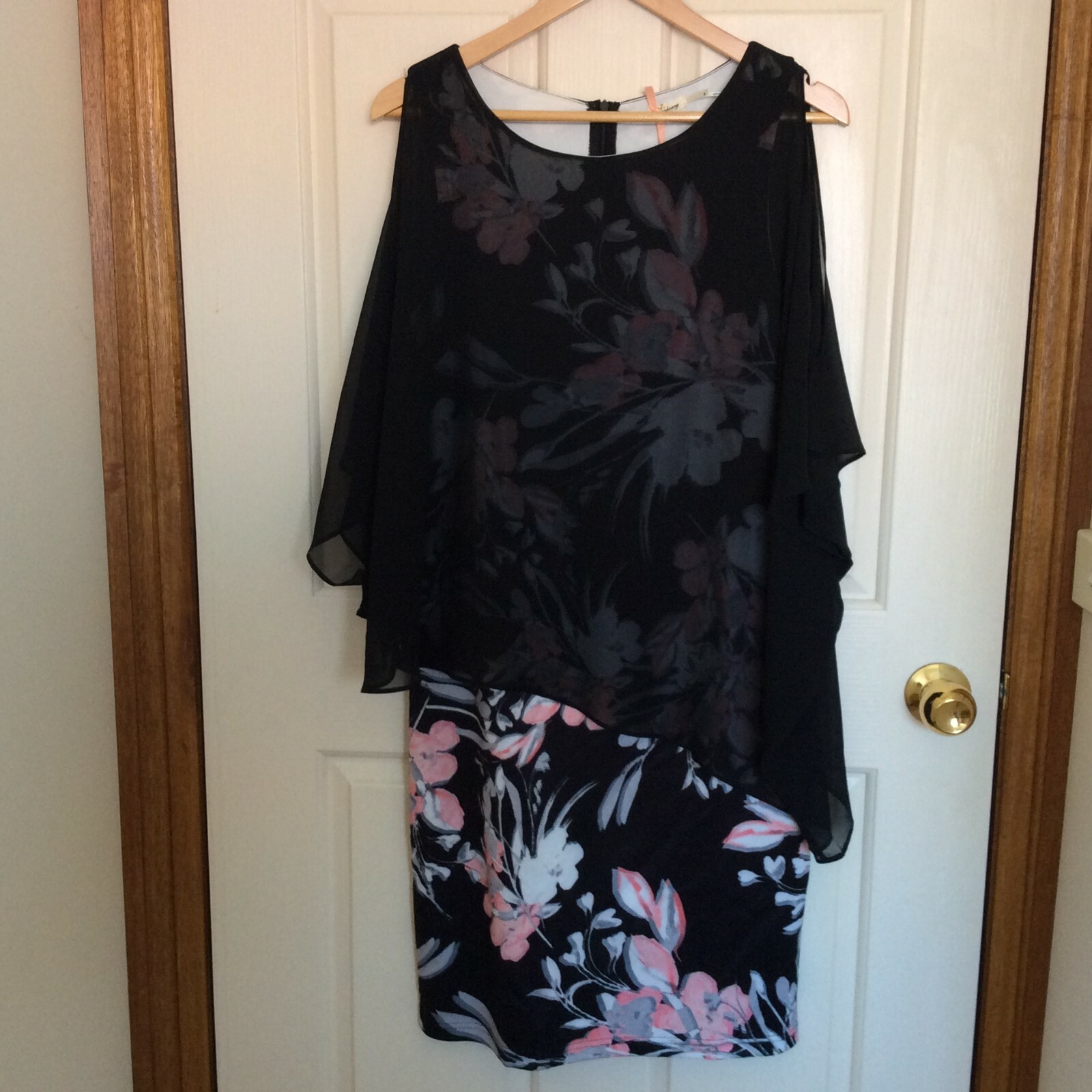 TEABERRY ANGLE CHIFFON OVERLAY WITH PINK/GREY FLORAL DRESS SIZE 8