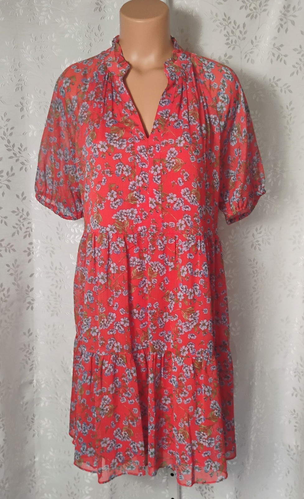 CeCe Floral Tiered Babydoll Summer Dress M Ruffle V-Neck Short Sleeve Chiffon