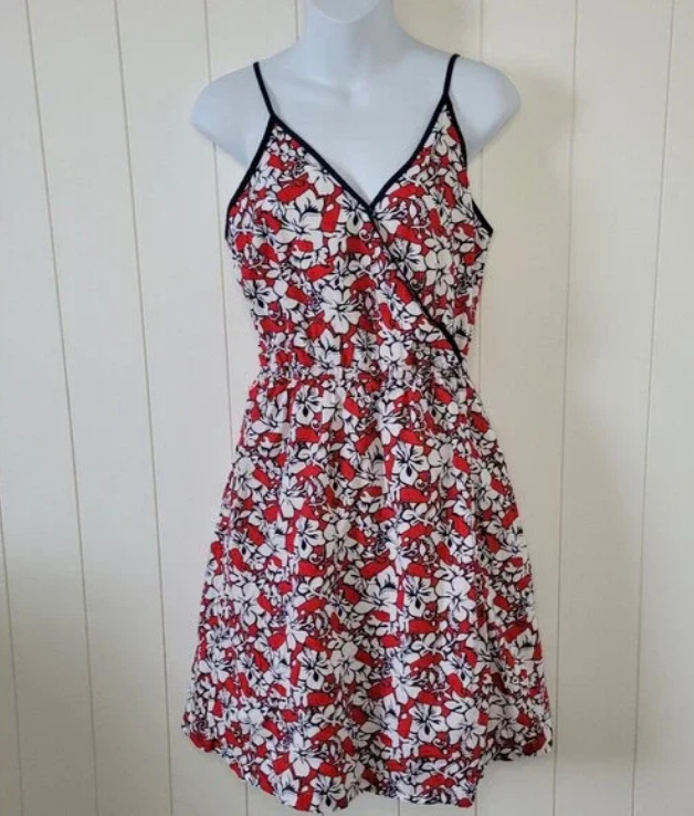 Vineyard Vines Target Large Hibiscus Red Dress V Neck Wrap Size L NWT
