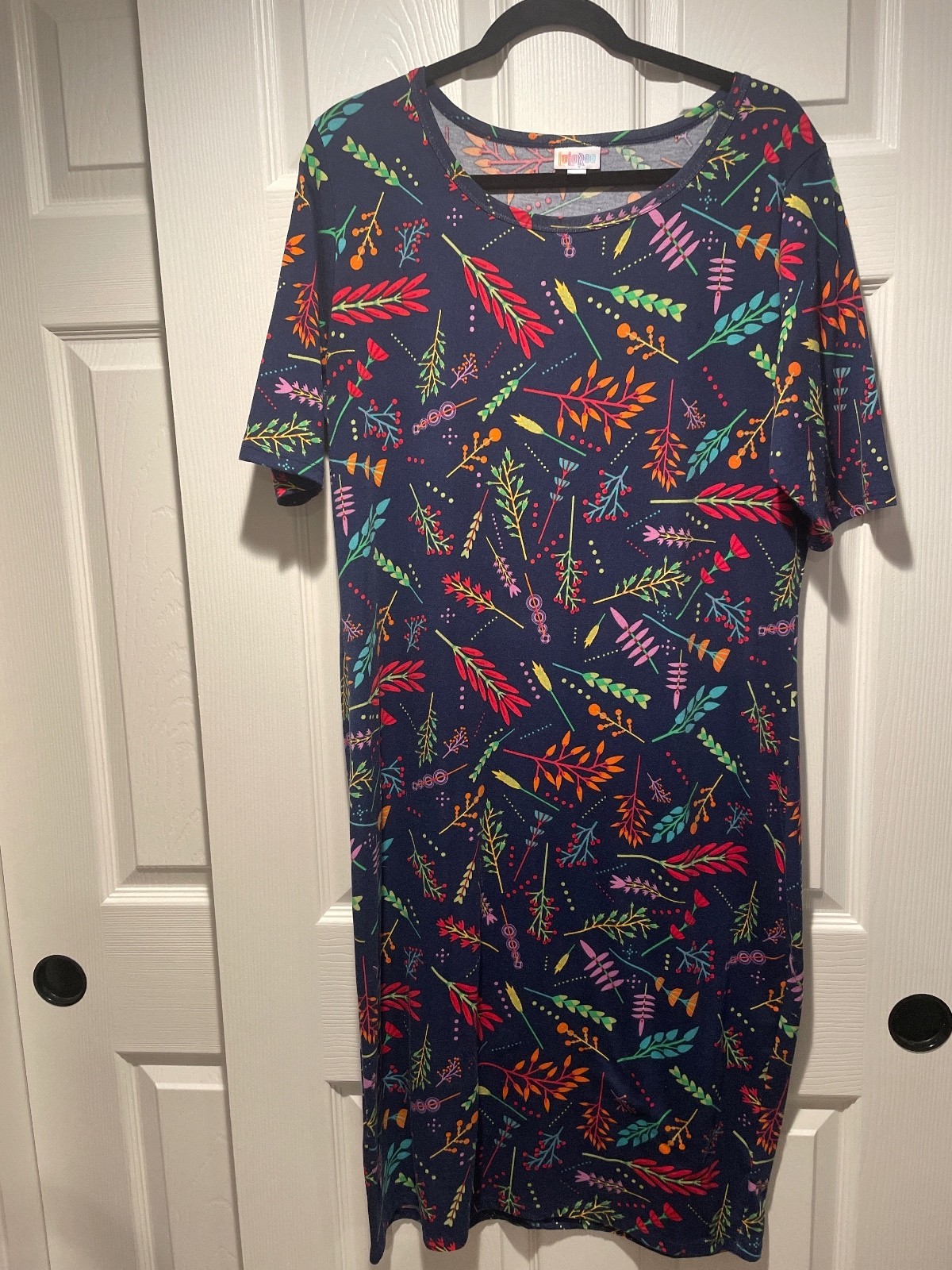 LuLaRoe 2XL (18-20) Navy Floral Leaf Print Julia Dress Stretch Midi Plus Size
