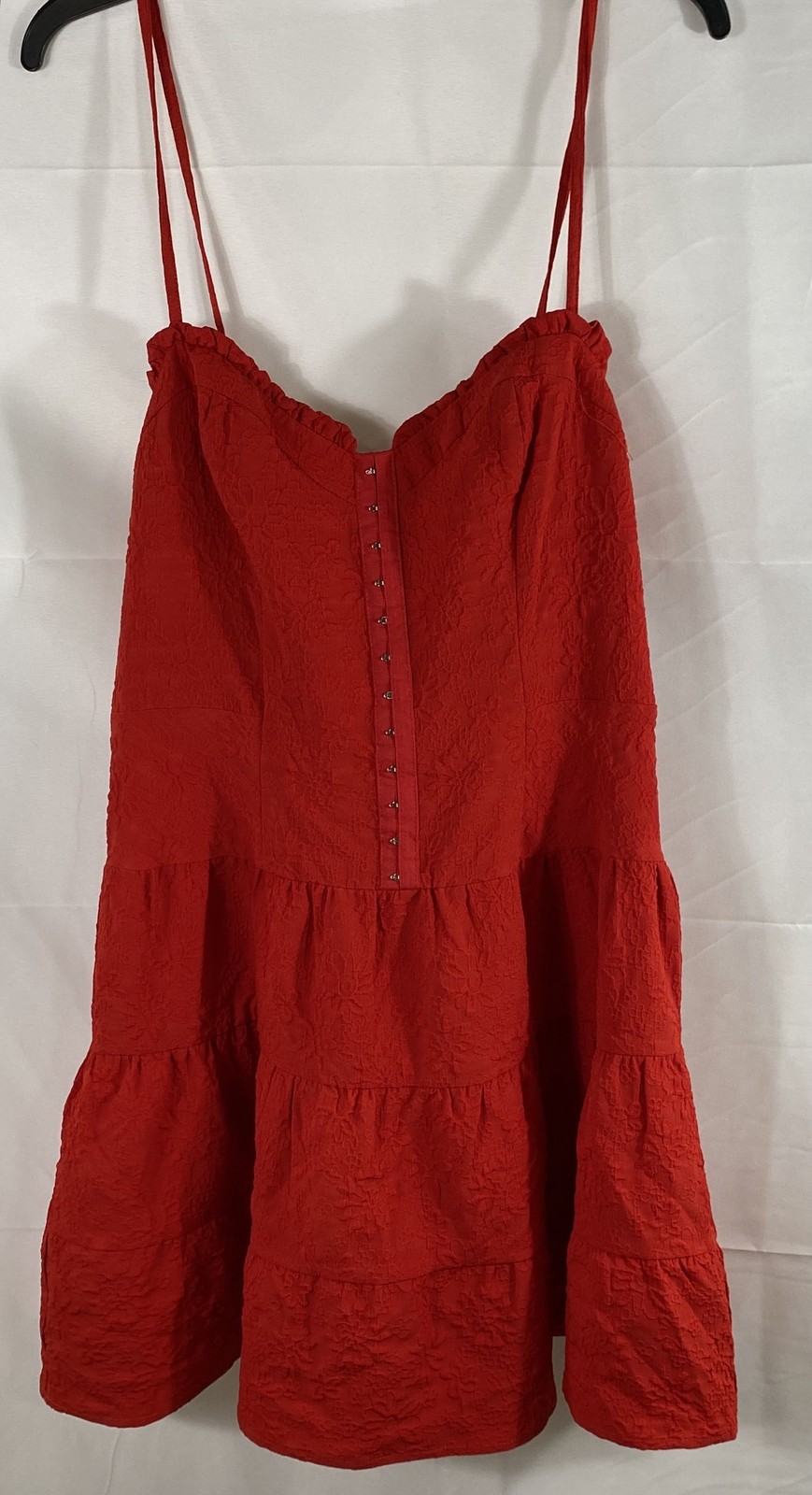 Betsey Johnson Women’s Red Floral Tiered Hook & Eye Strappy Mini Dress Sz L NWT