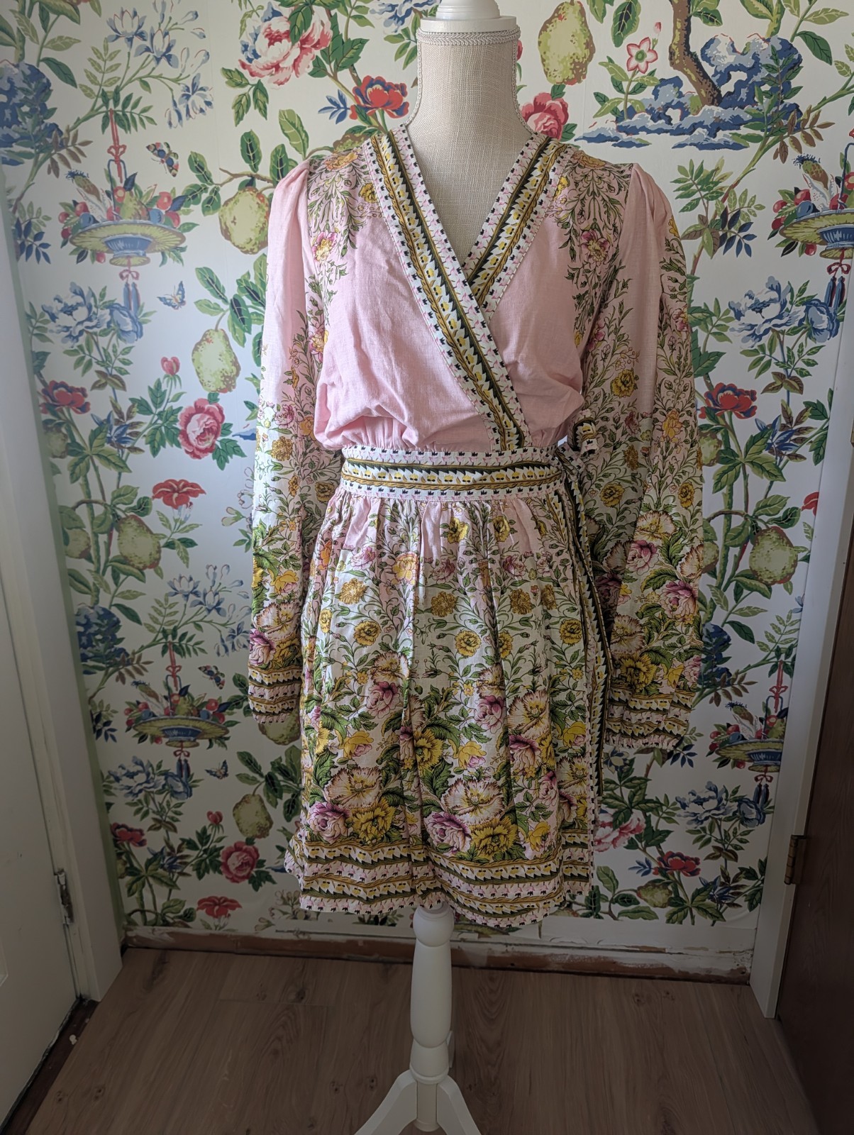 NWT A Loves A Floral Print Surplice V-Neck Long Bubble Sleeve Wrap A-Line Dress