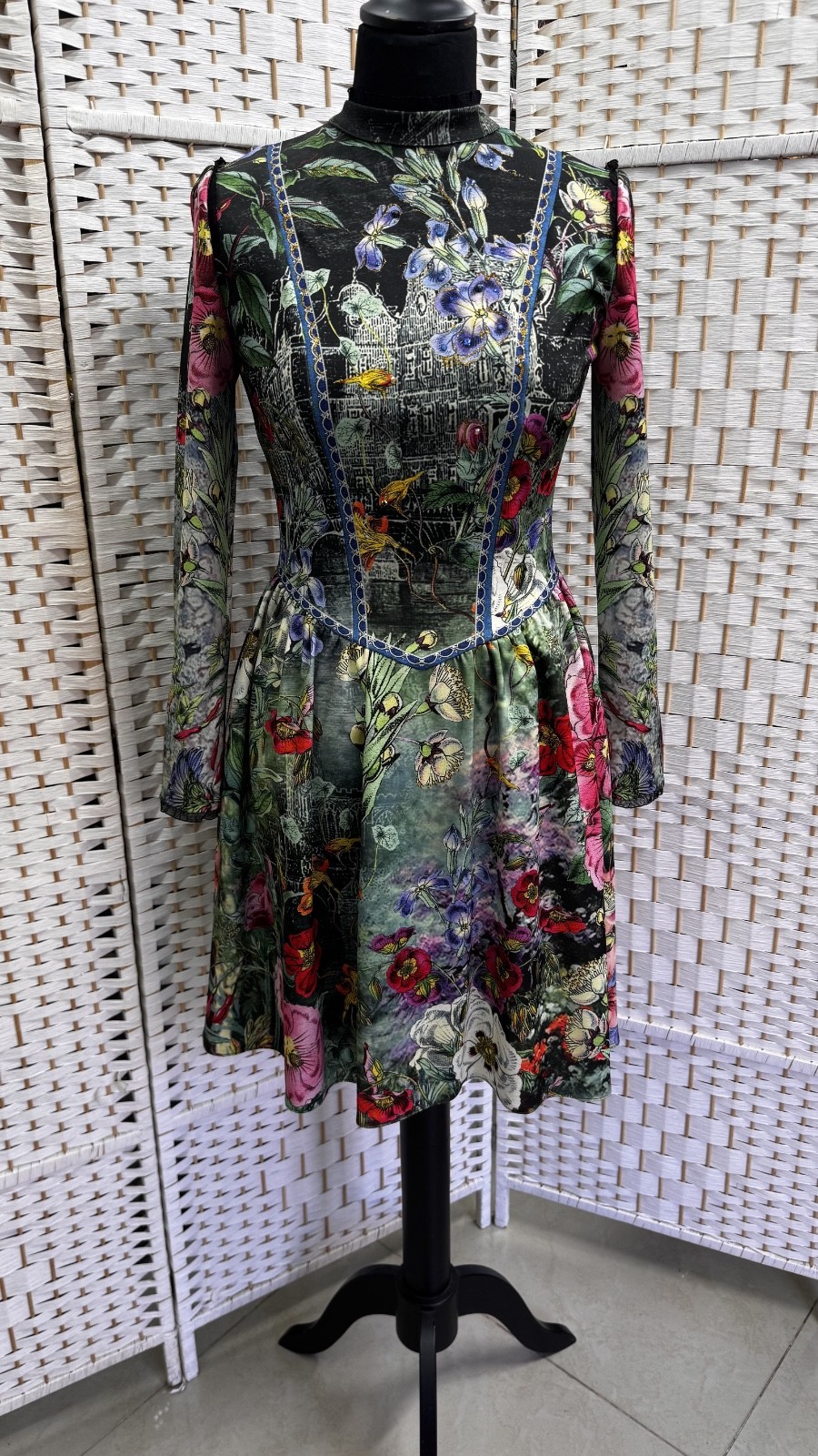 Michal Negrin Elegant Floral And Crystals Dress Size – 36 – NWT