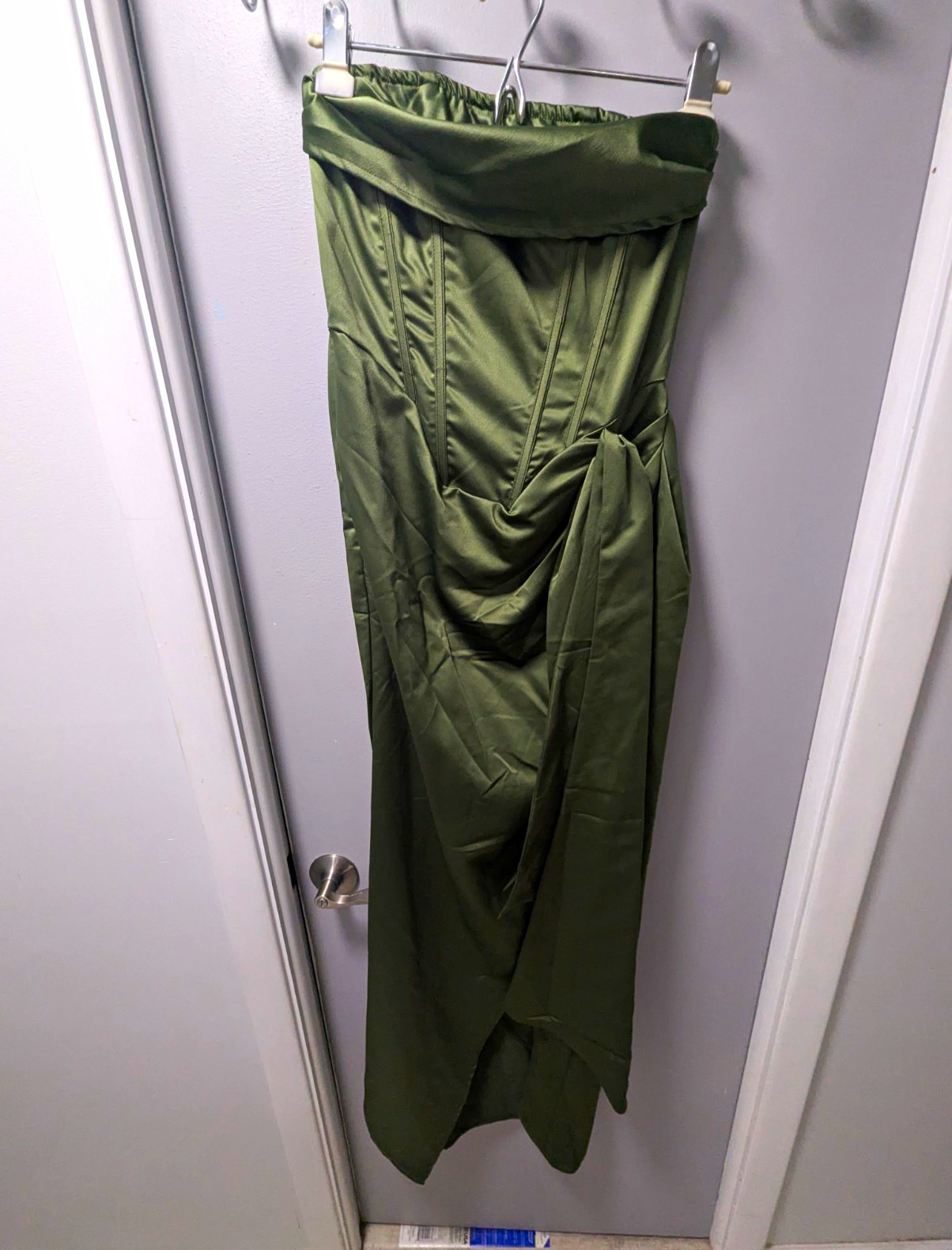 PrettyLittleThing Green Satin Draped Corset Bandeau Midi Dress Women’s 6