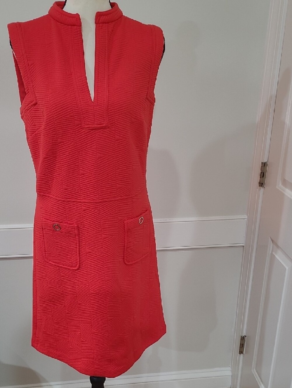 Tommy Hilfiger Sleeveless Split Neck Red Jacquard Knit Pocket Shift Dress Size 4
