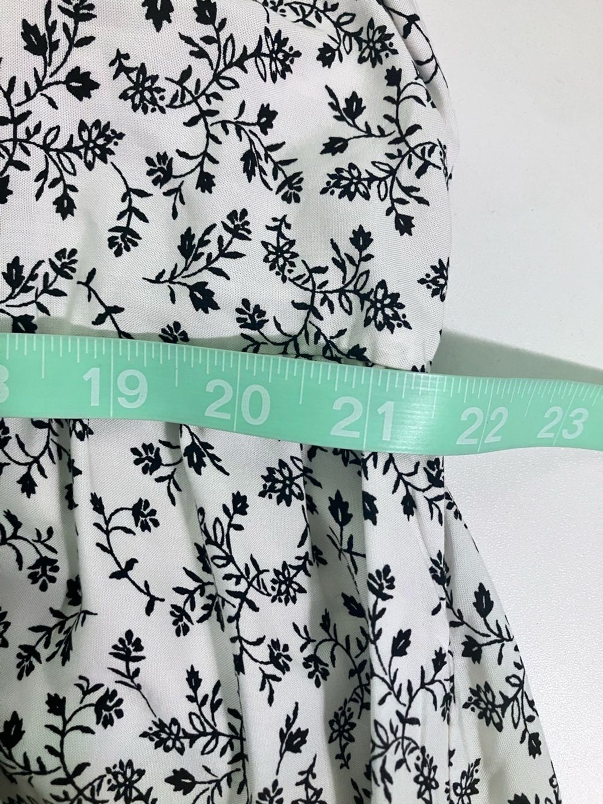 Old Navy Maxi Dress Whit with Black Floral print Size Large