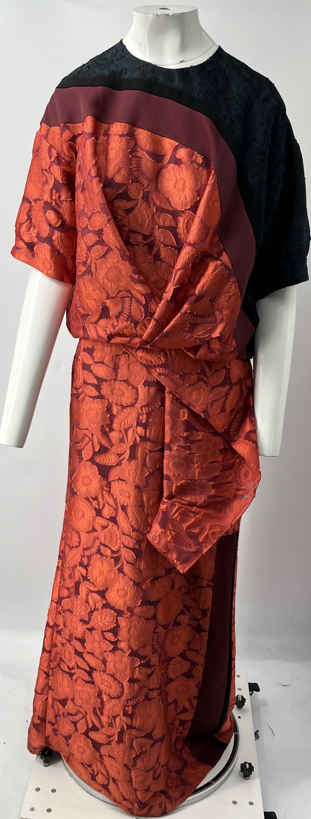 NWT Kenzo Autumn-Winter 2015 Collection Shadow Flowers Jacquard Gown sz 36 NWT