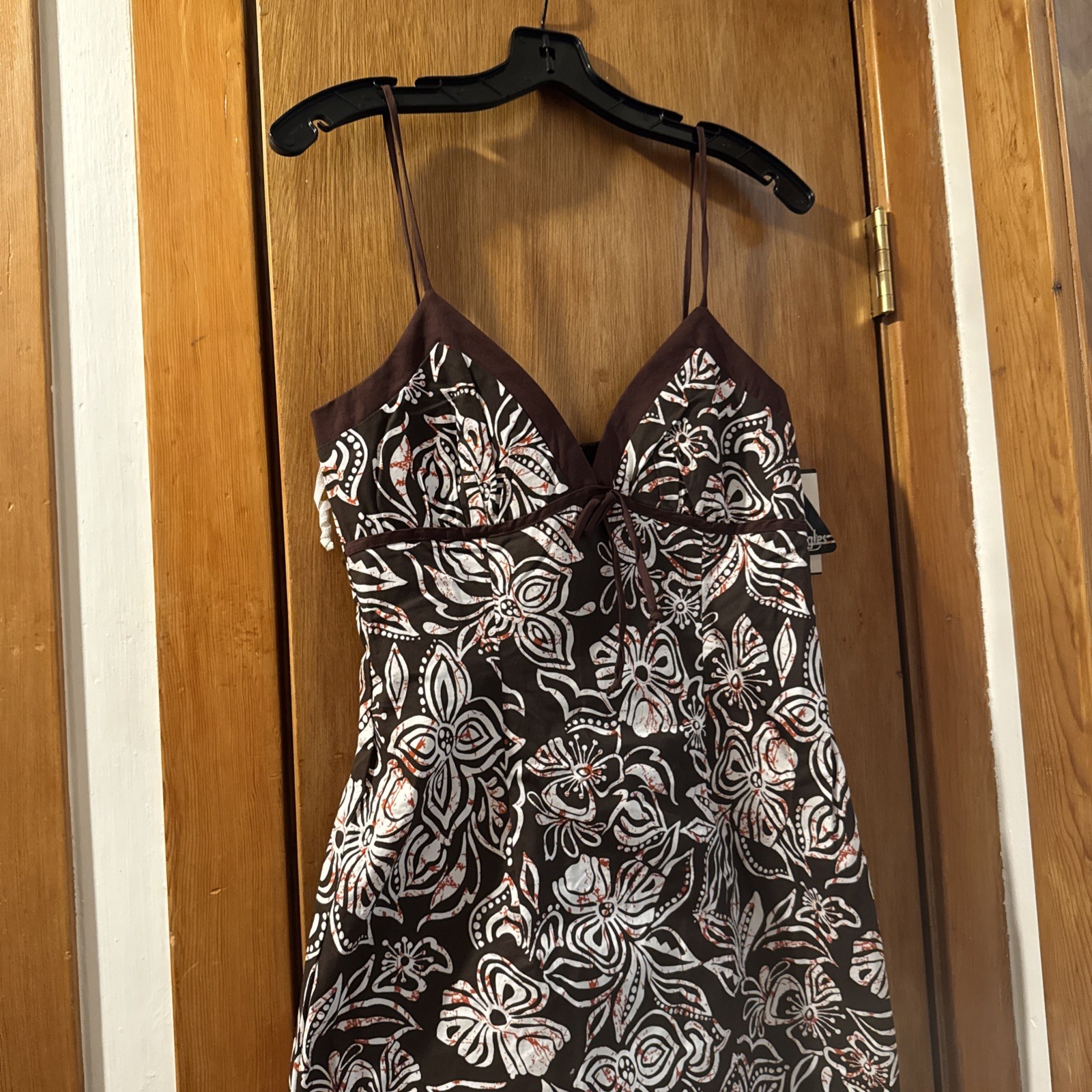City Triangles Brown Dress With White Flowers Size 9/10 Mid-length