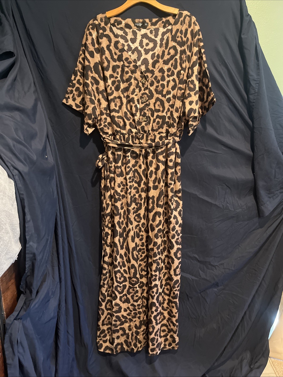 SHEIN Curve Leopard Print Maxi Dress Women’s 3XL Tie Waist Flutter Sleeve EUC