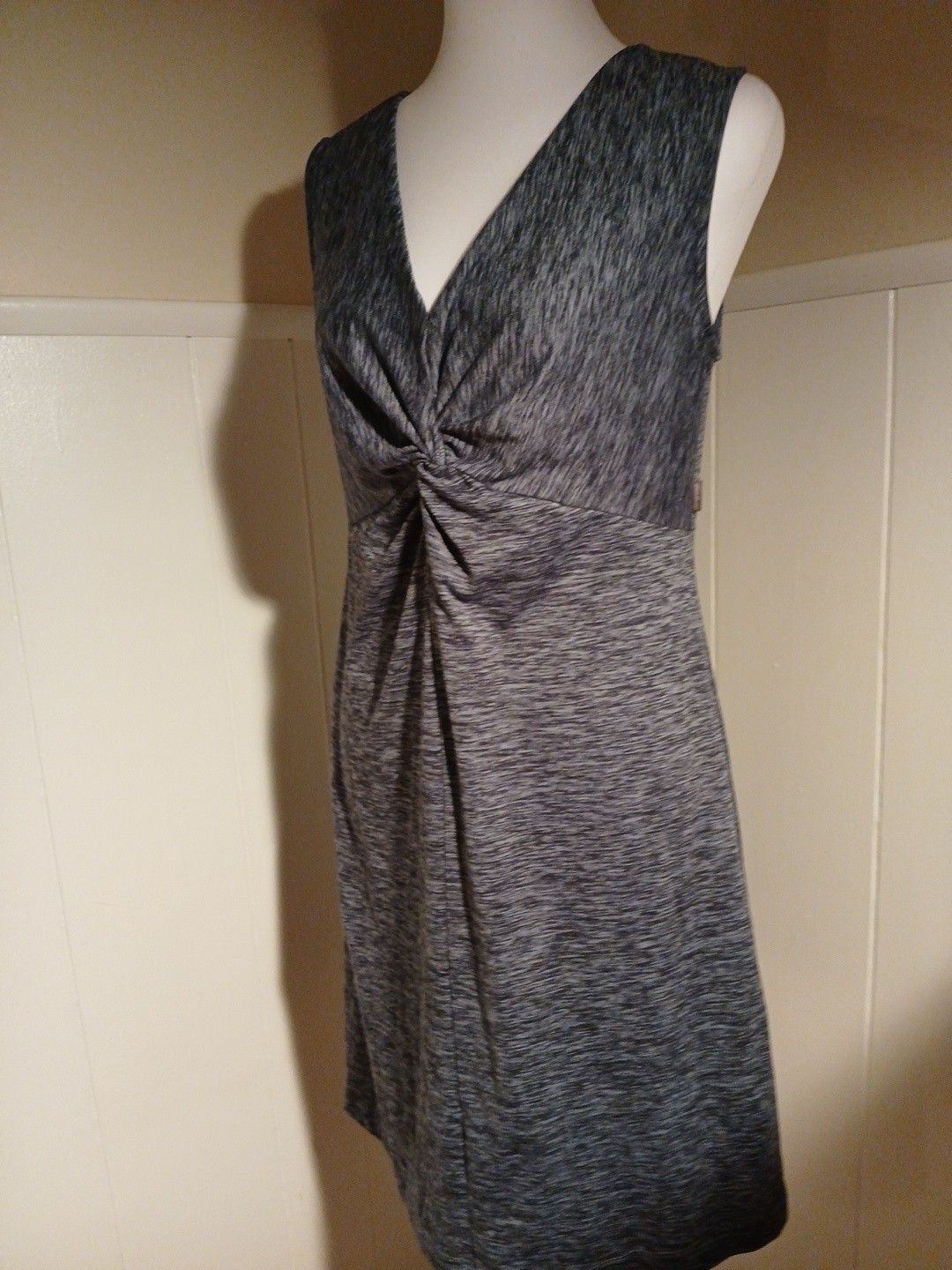 Eddie Bauer Women’s Sleeveless V-Neck Dress, Gray Stretch Travex Freedry Size PM