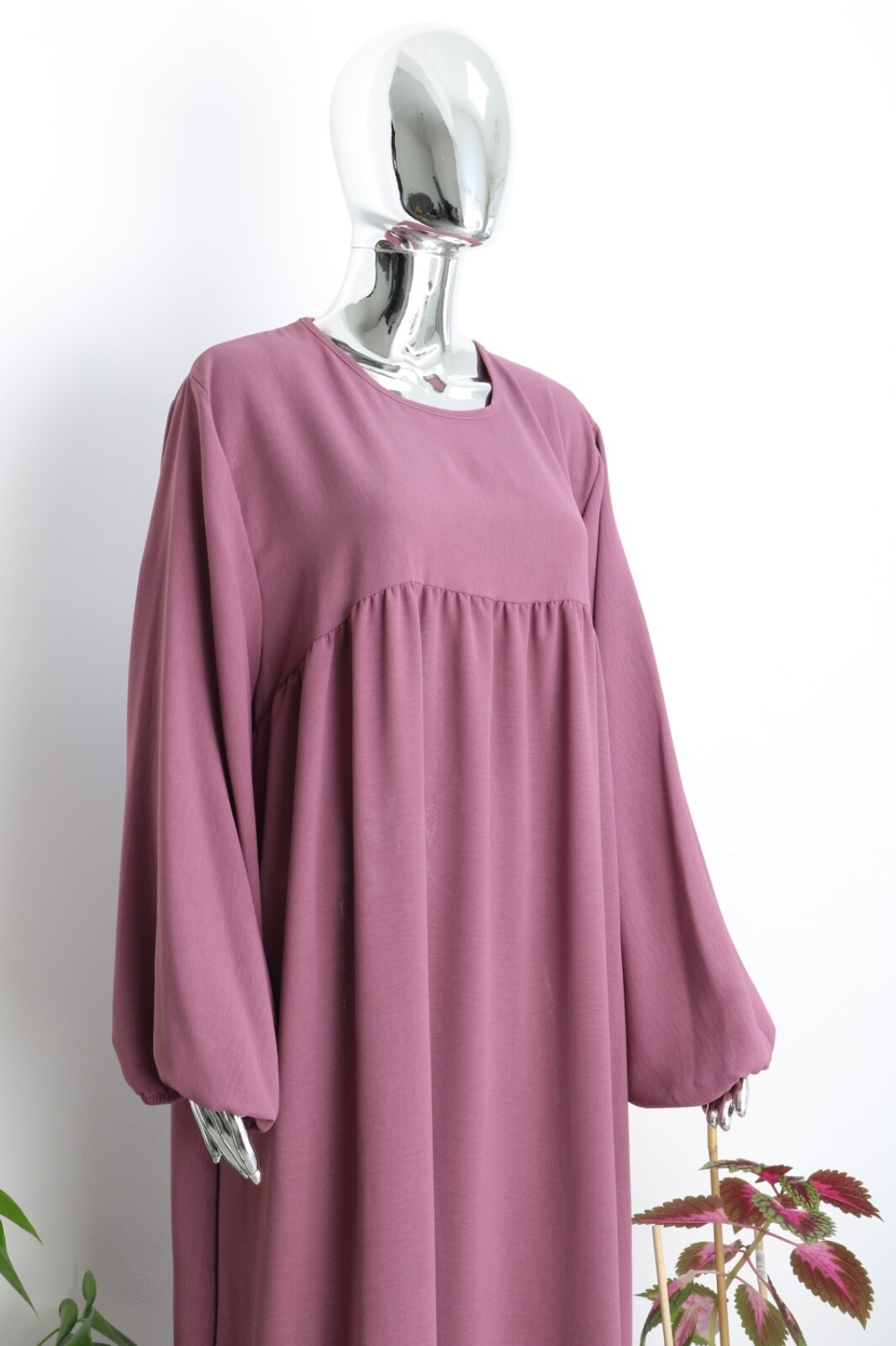 Modest Balloon Sleeve Abaya ,Classic Style and Crew Neck for All Seasons